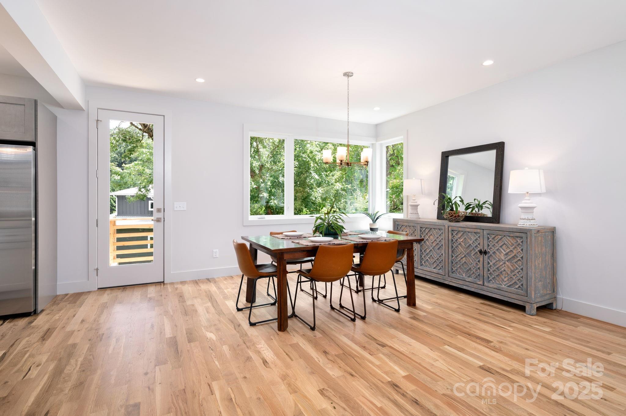 property viewer photo 5