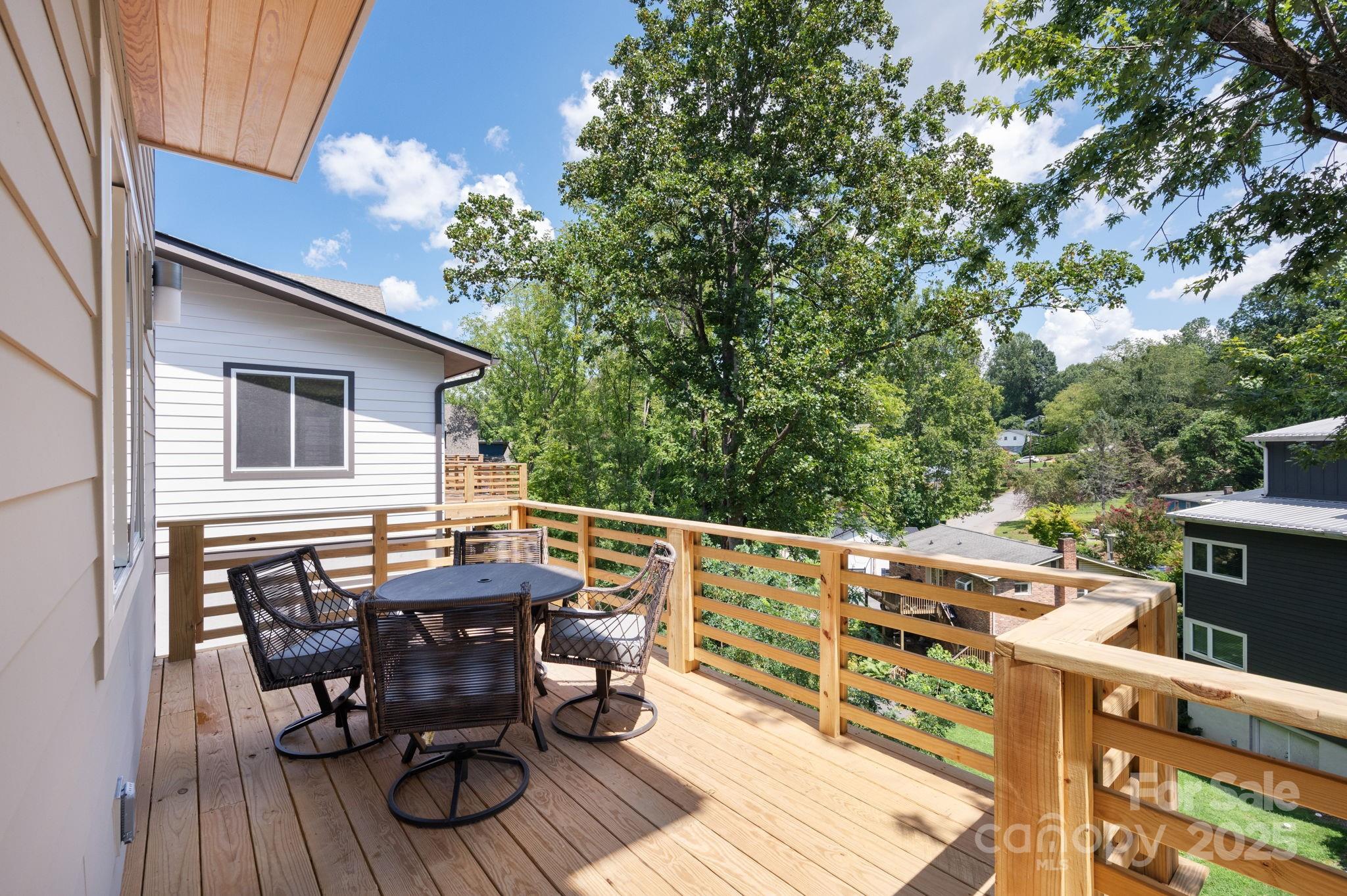 property viewer photo 6