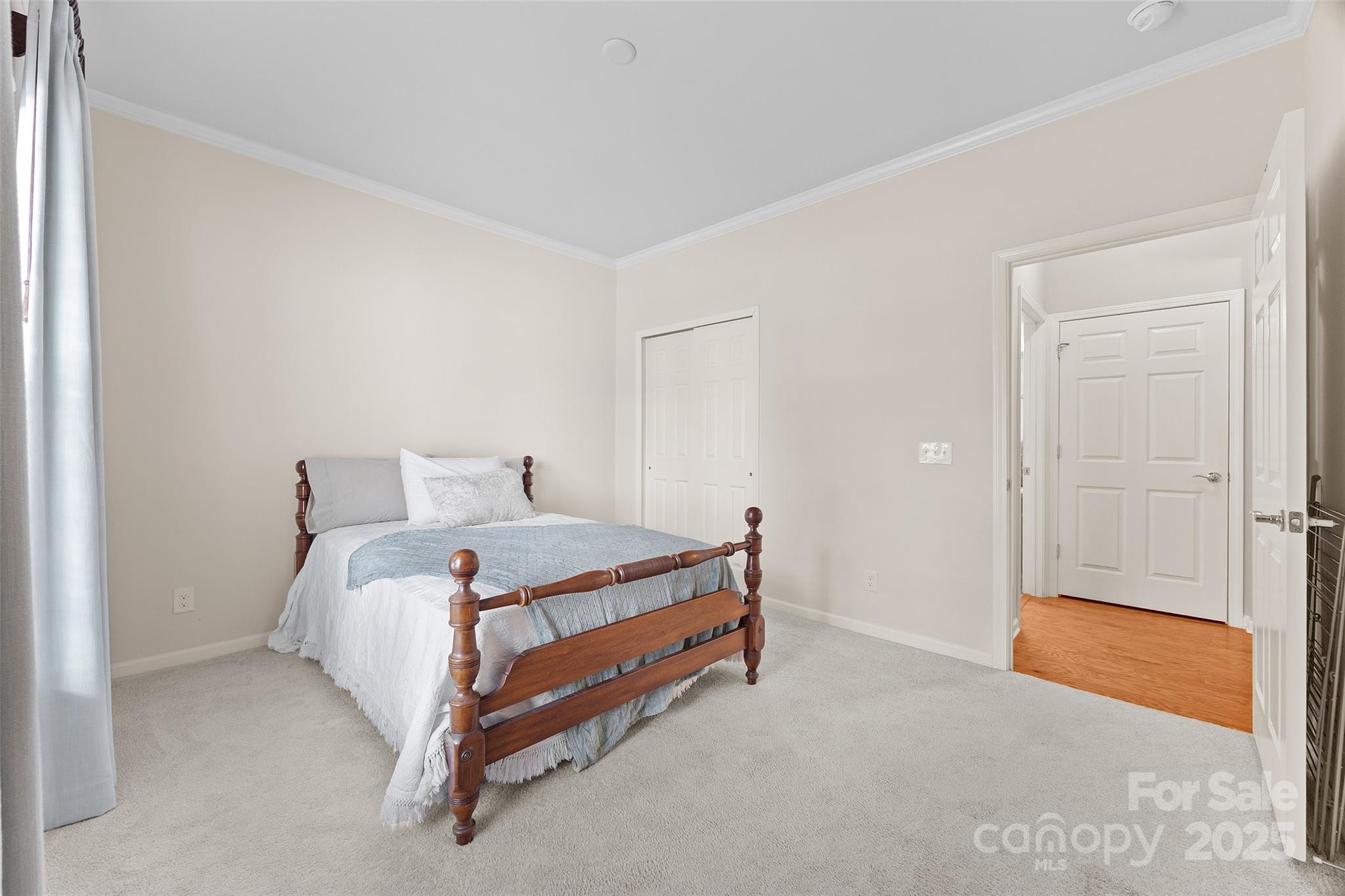 property viewer photo 11