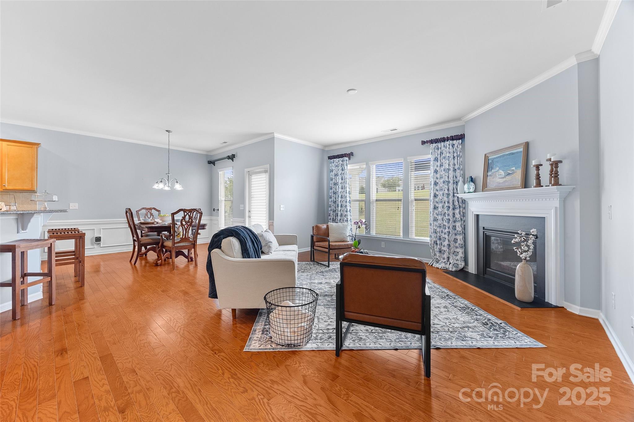 property viewer photo 3