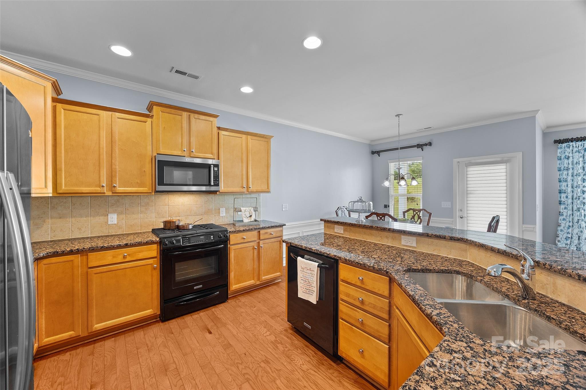 property viewer photo 7