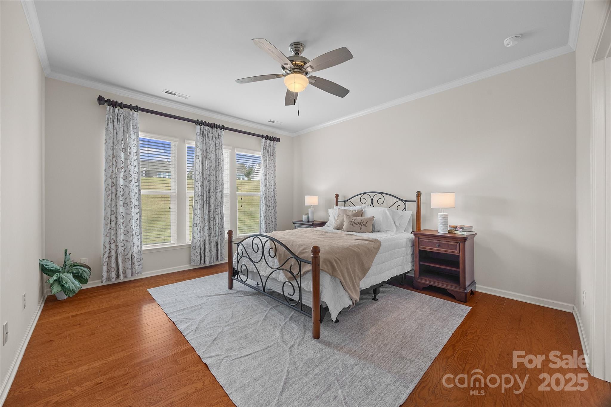 property viewer photo 8