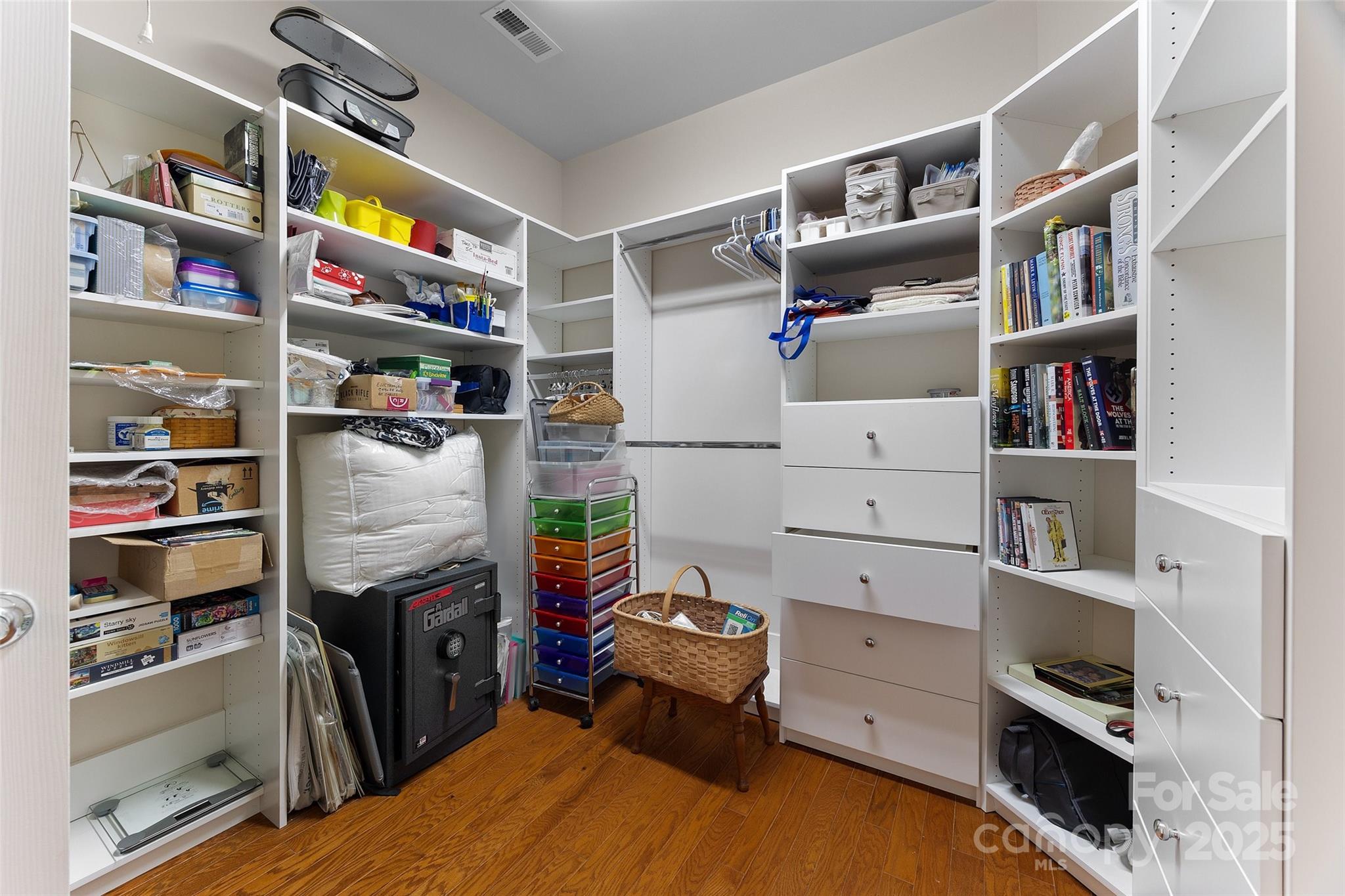 property viewer photo 9