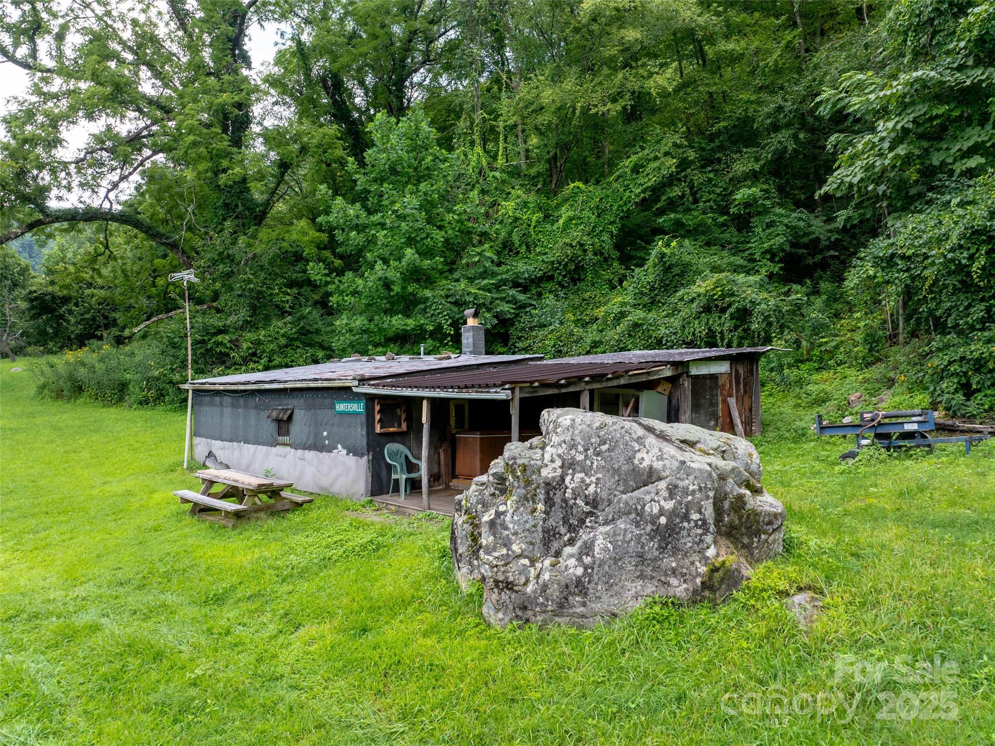 main property photo 25