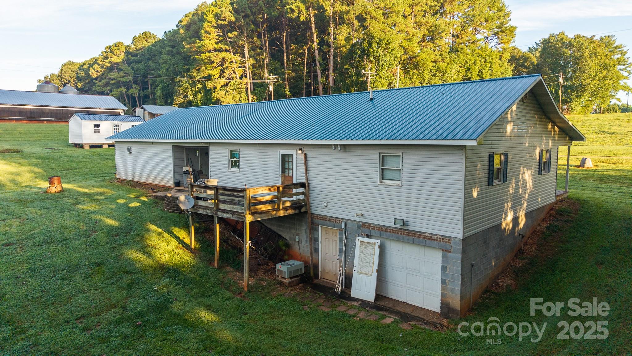 main property photo 39