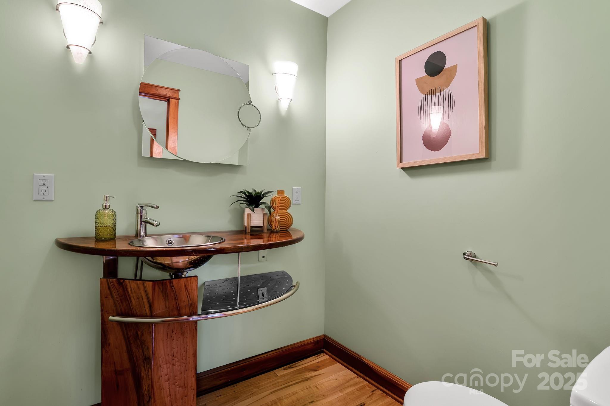 main property photo 25