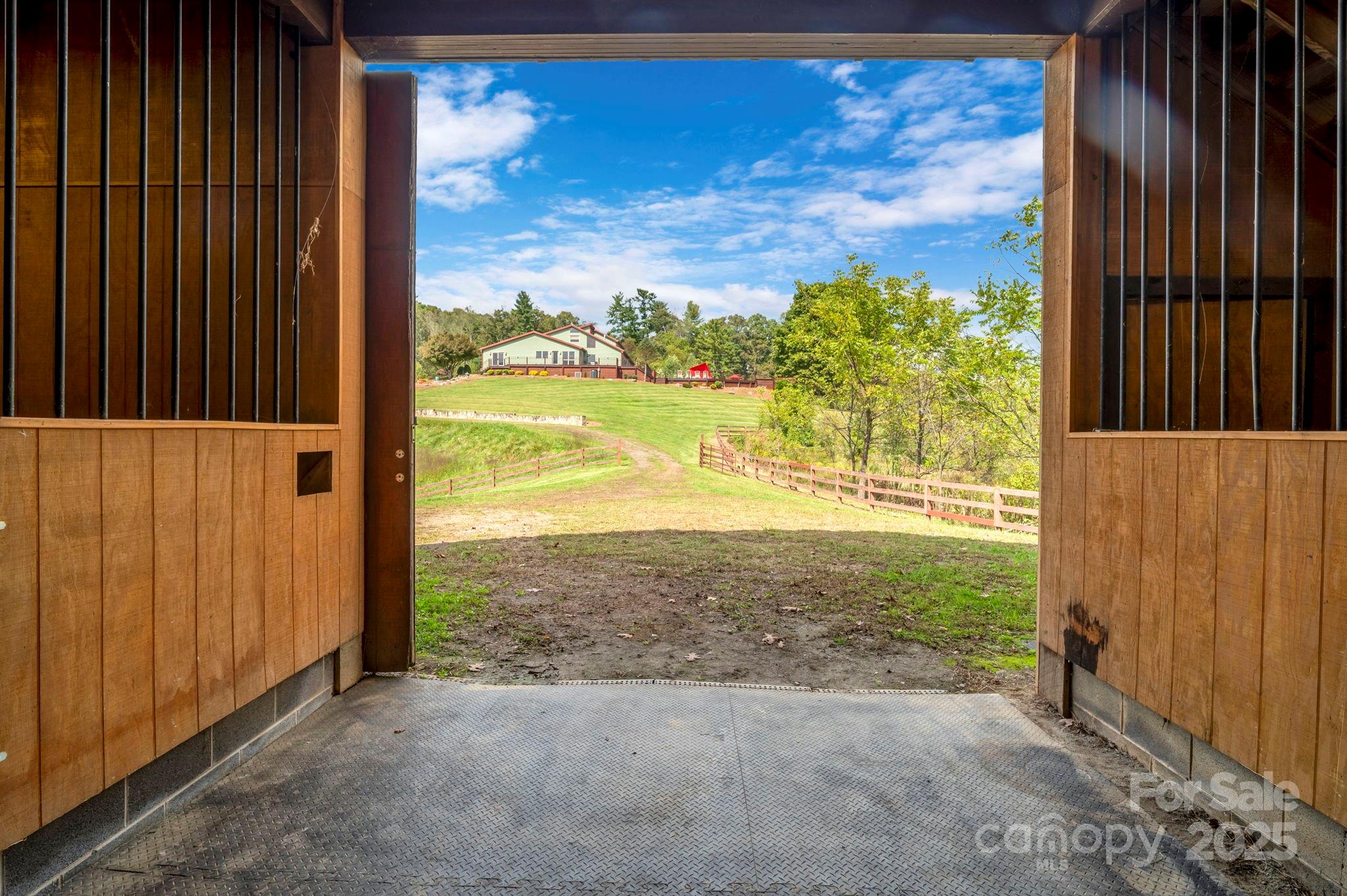 main property photo 40