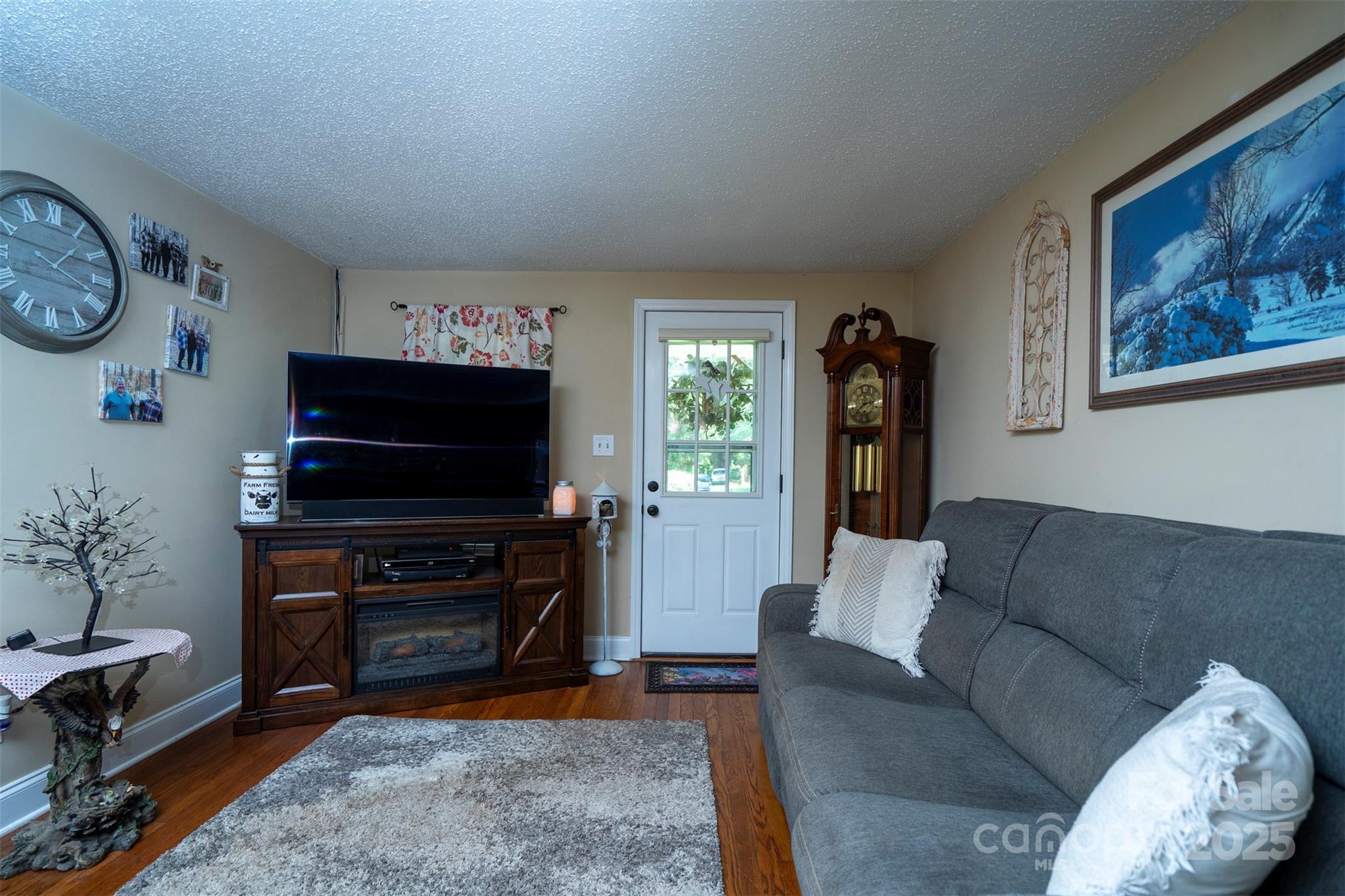 property viewer photo 19