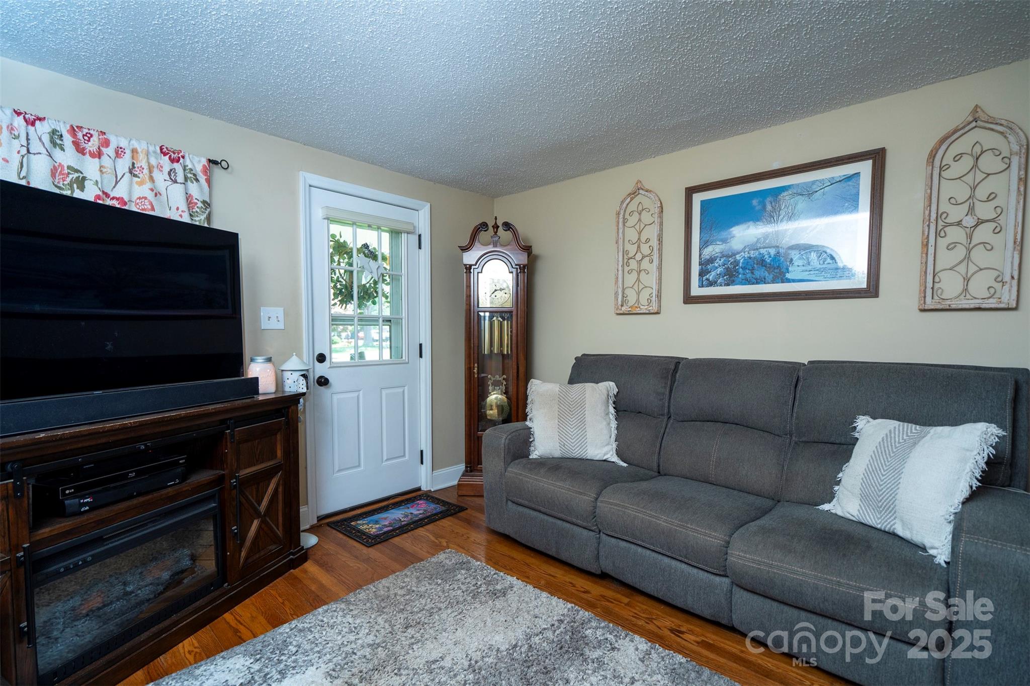 property viewer photo 20