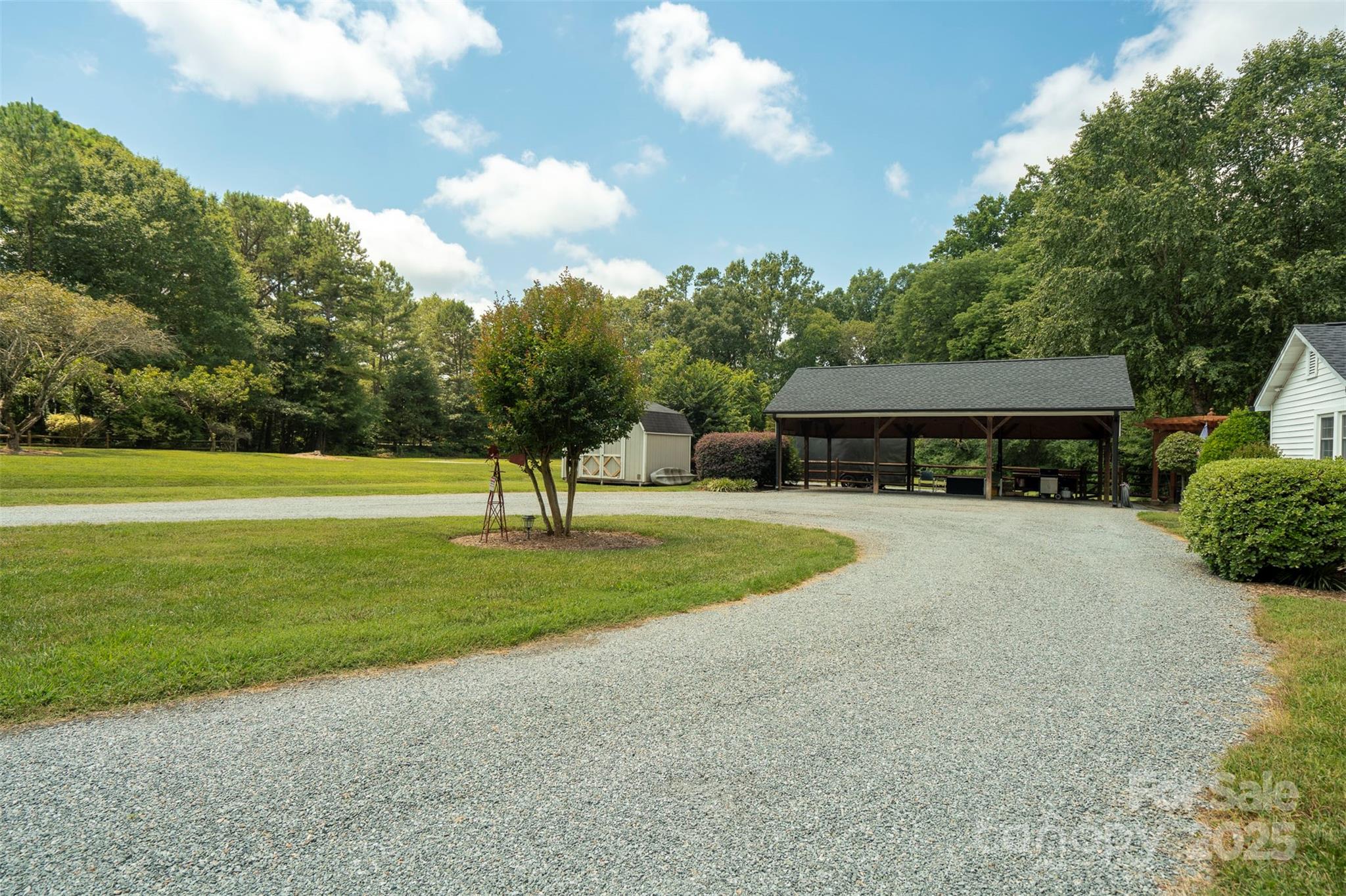 property viewer photo 8