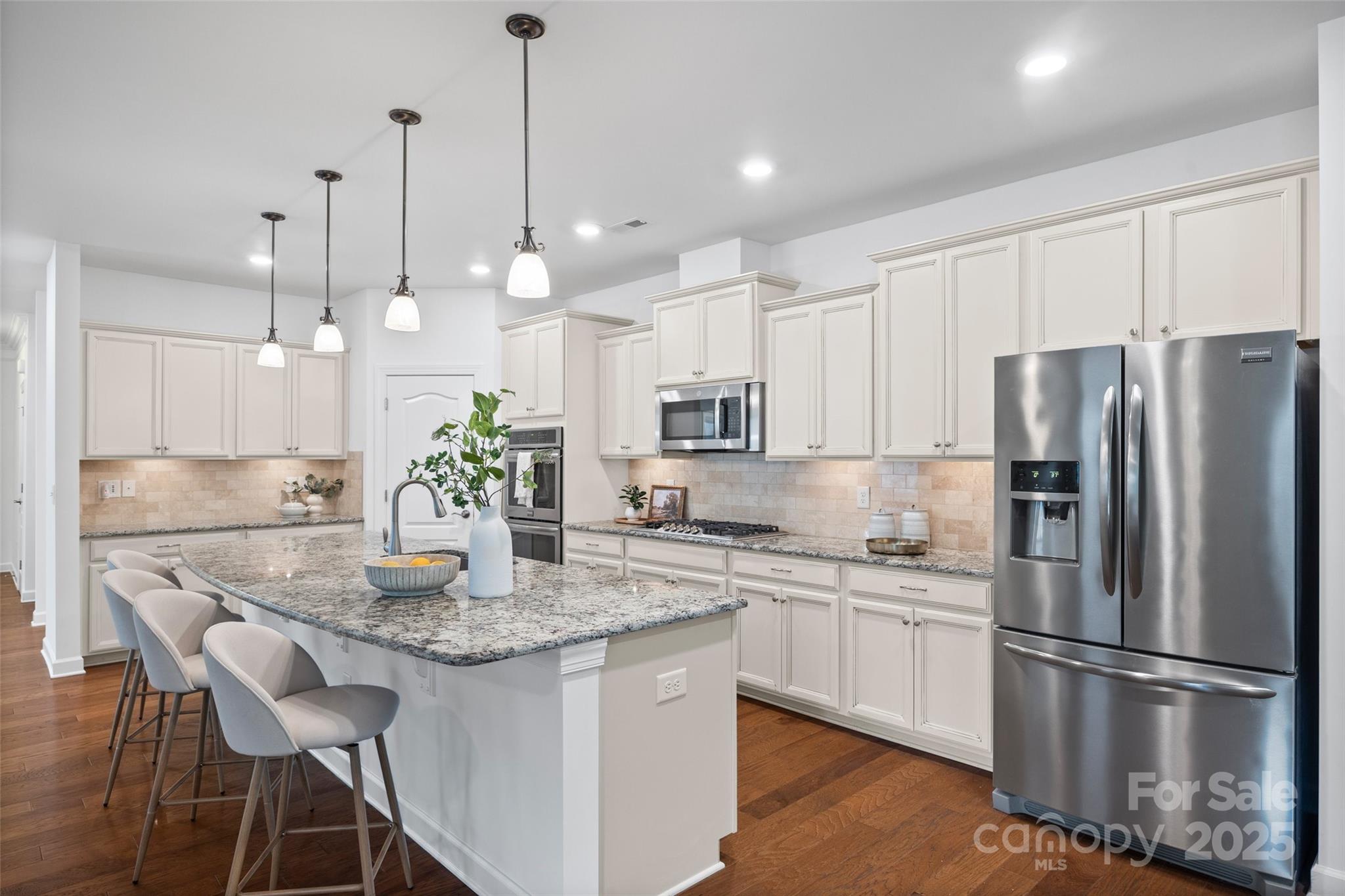 property viewer photo 10