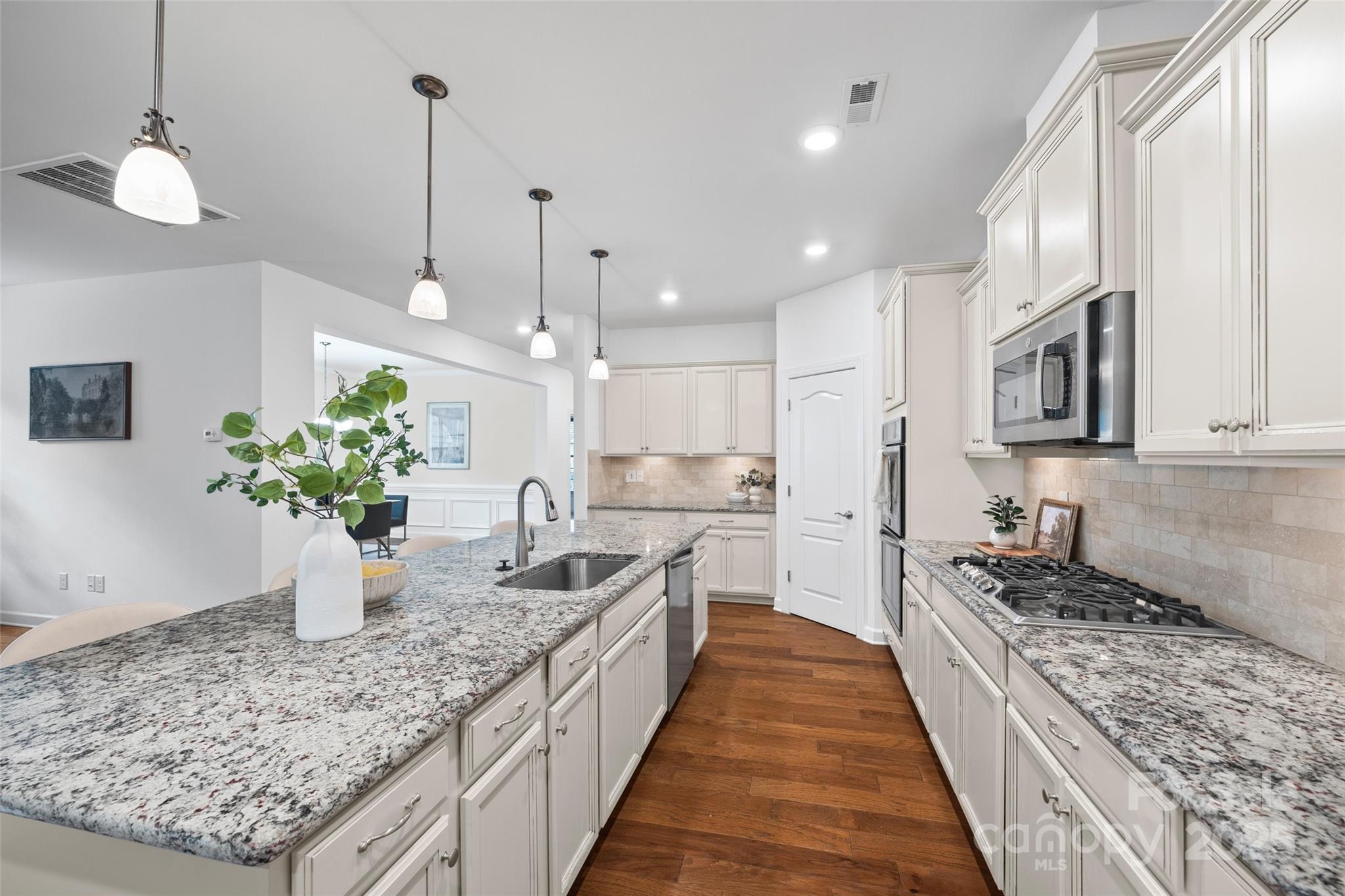 property viewer photo 11