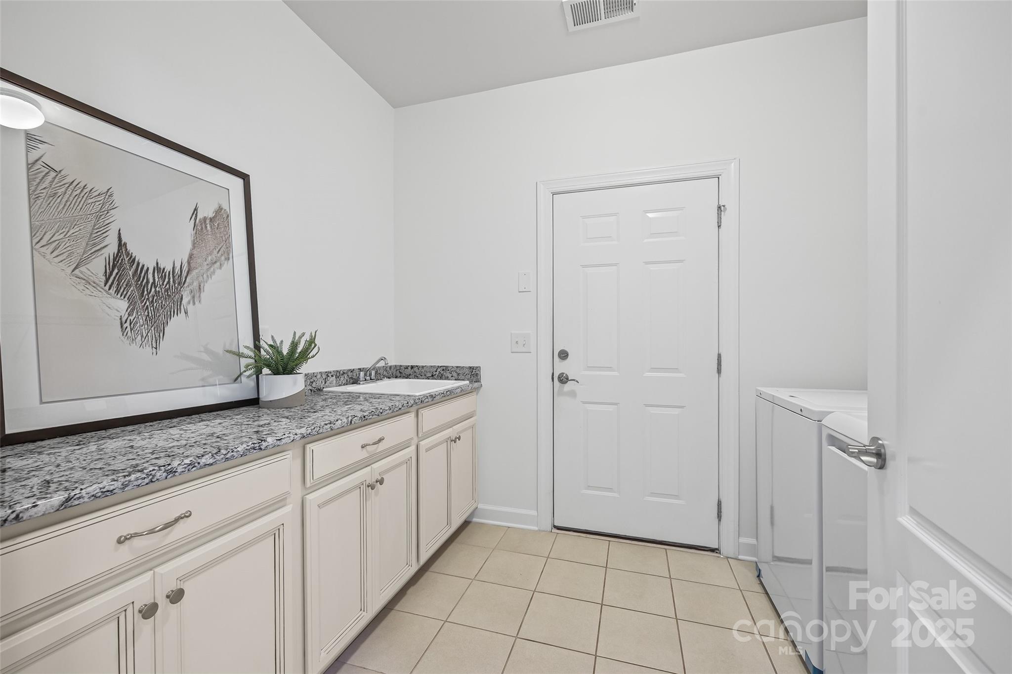property viewer photo 23