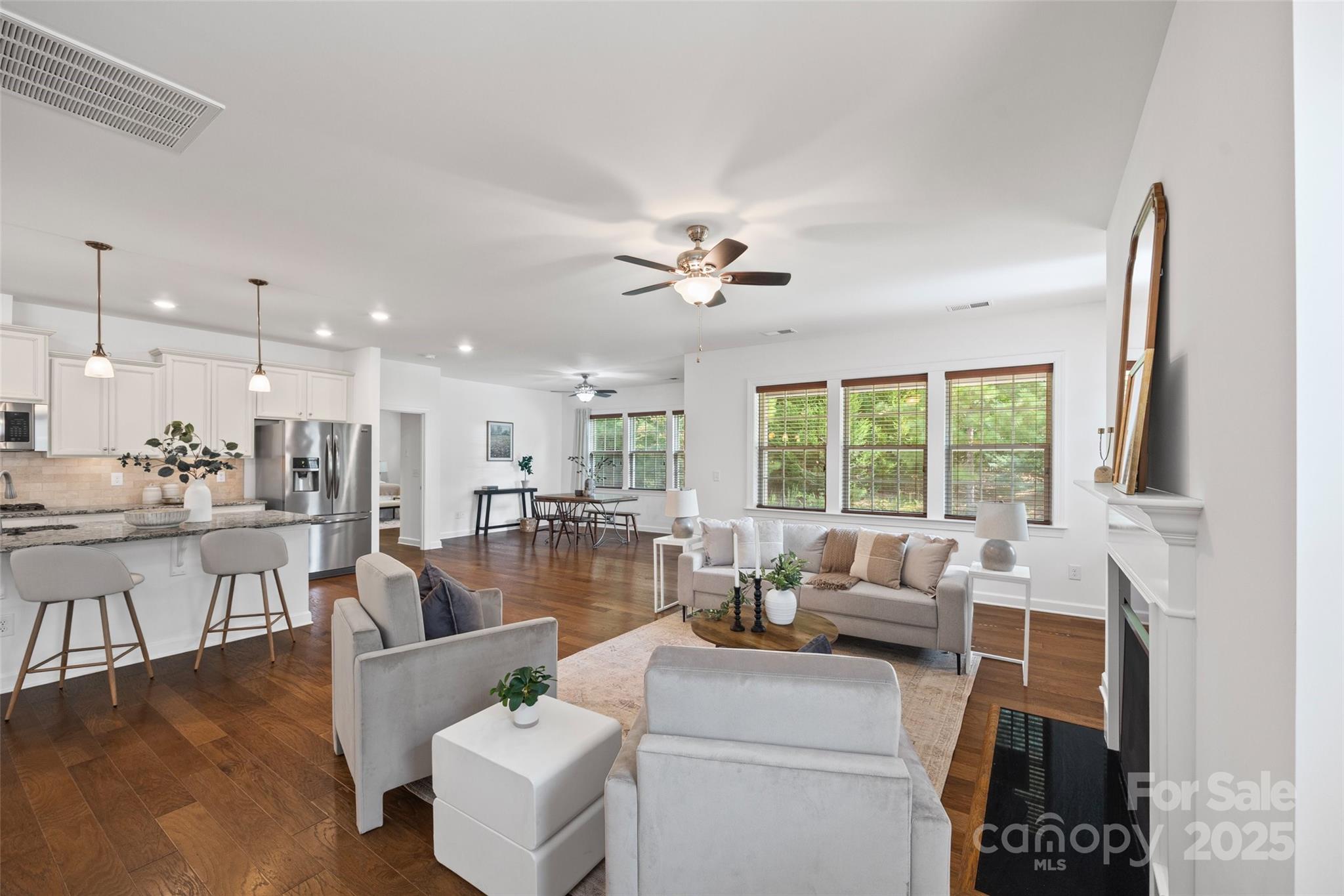 property viewer photo 3
