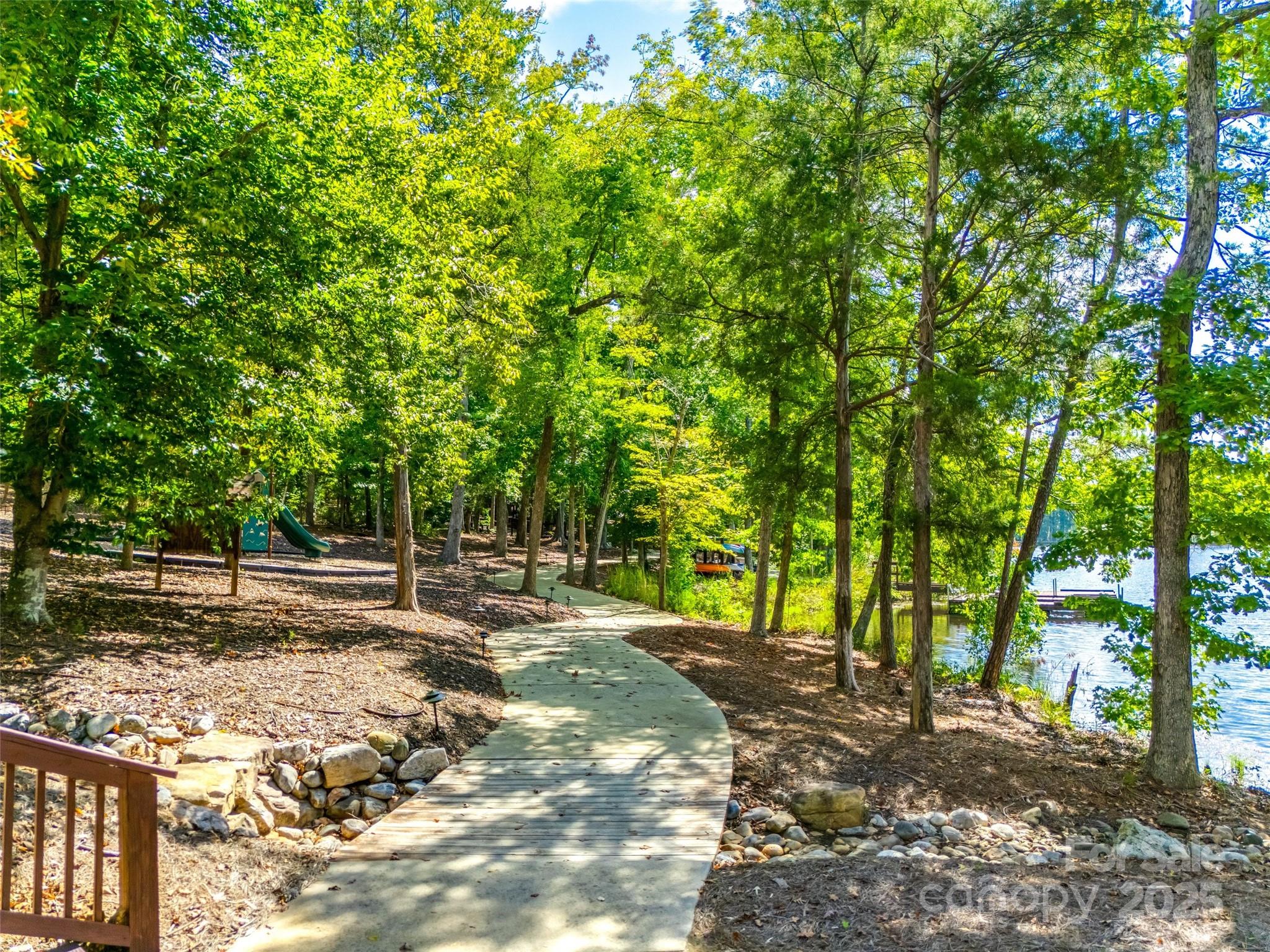 property viewer photo 38