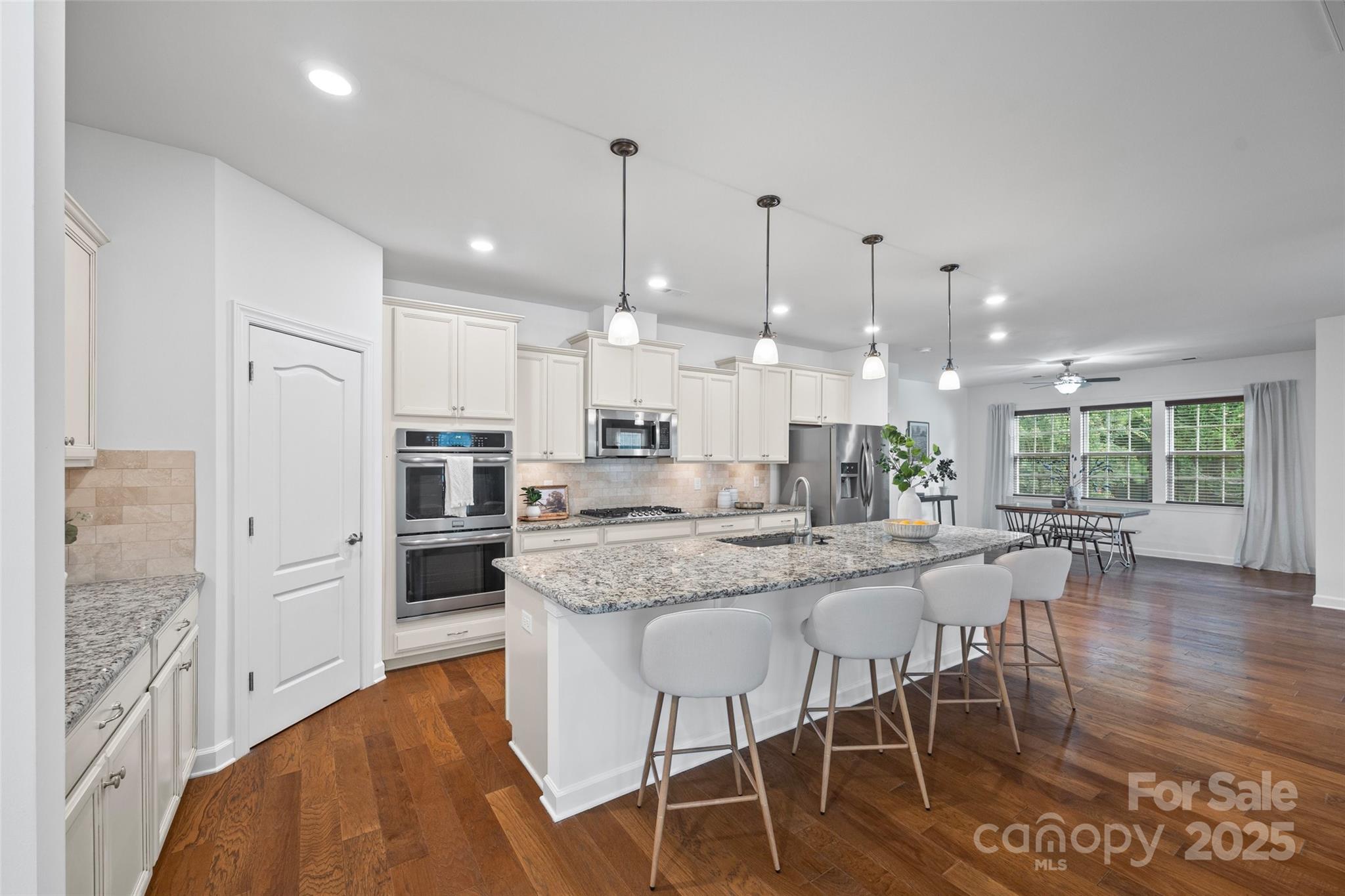 property viewer photo 9