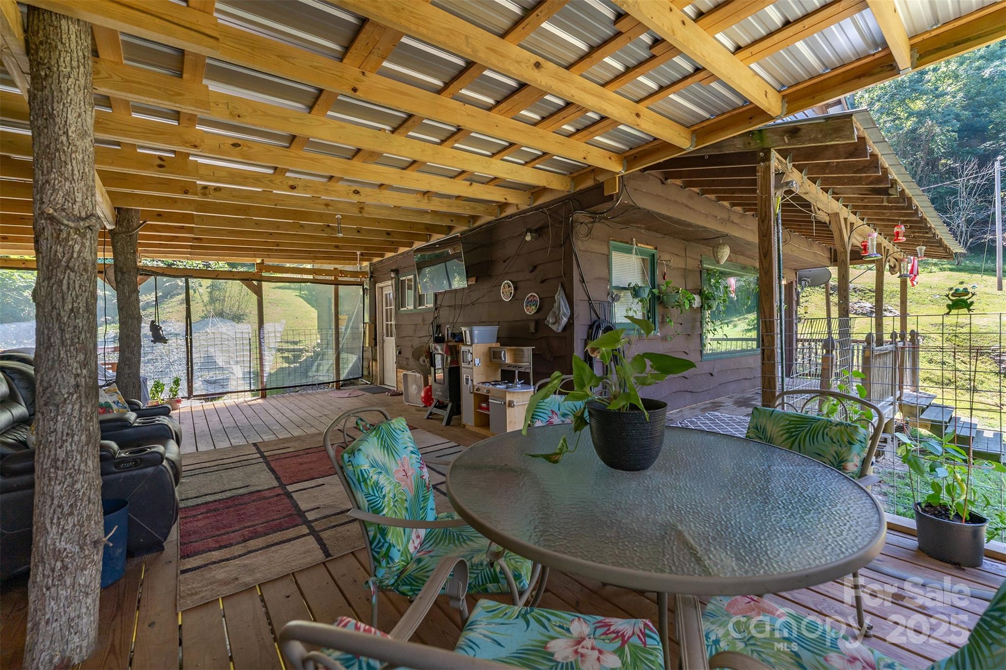 main property photo 9