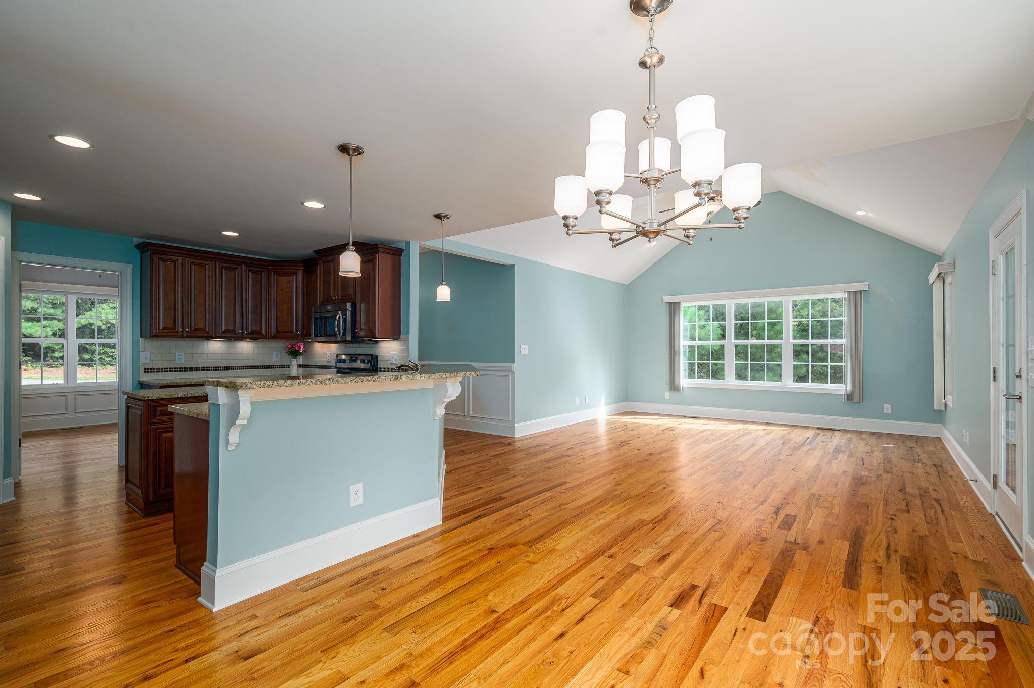 property viewer photo 15