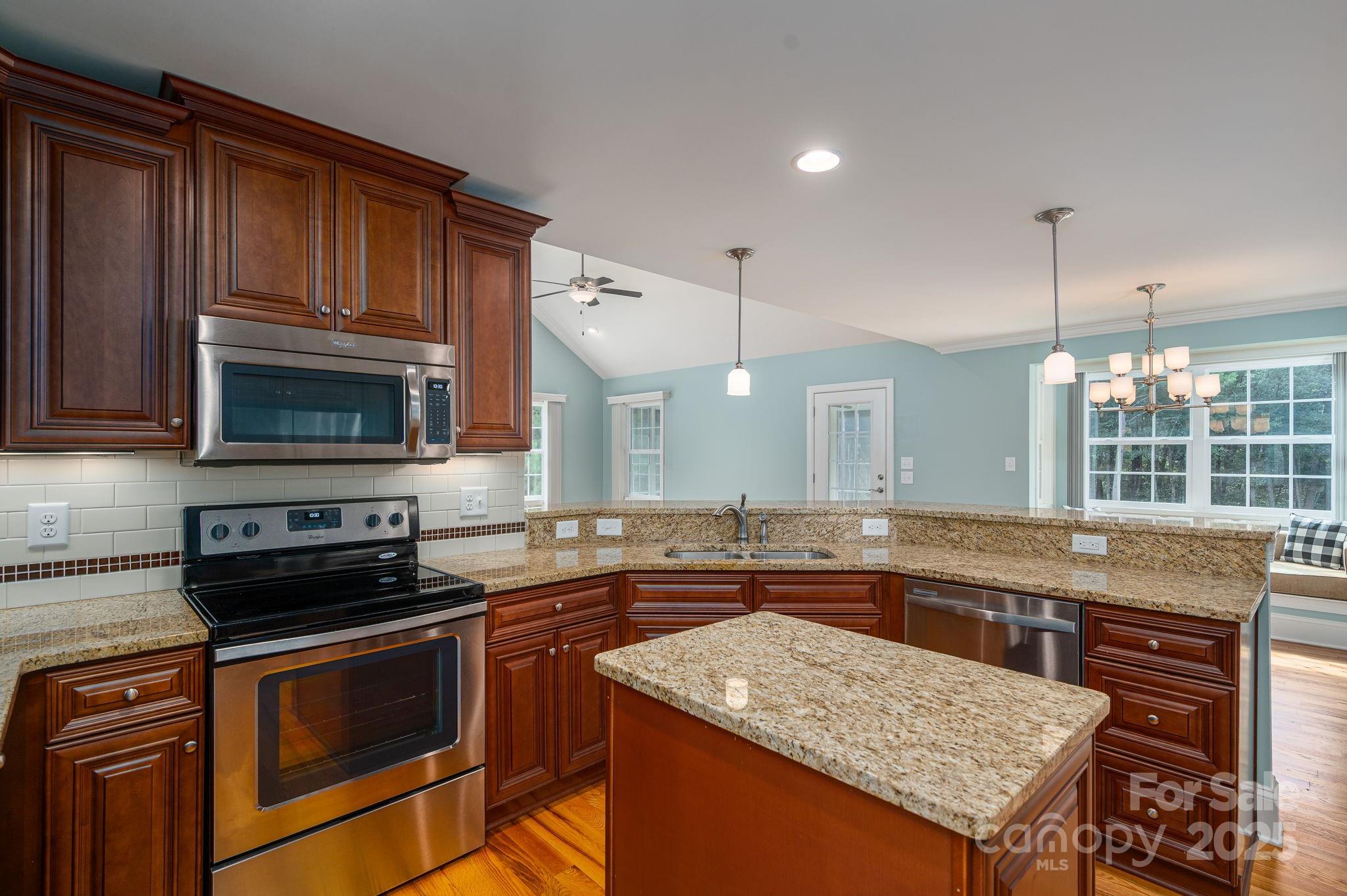 property viewer photo 16
