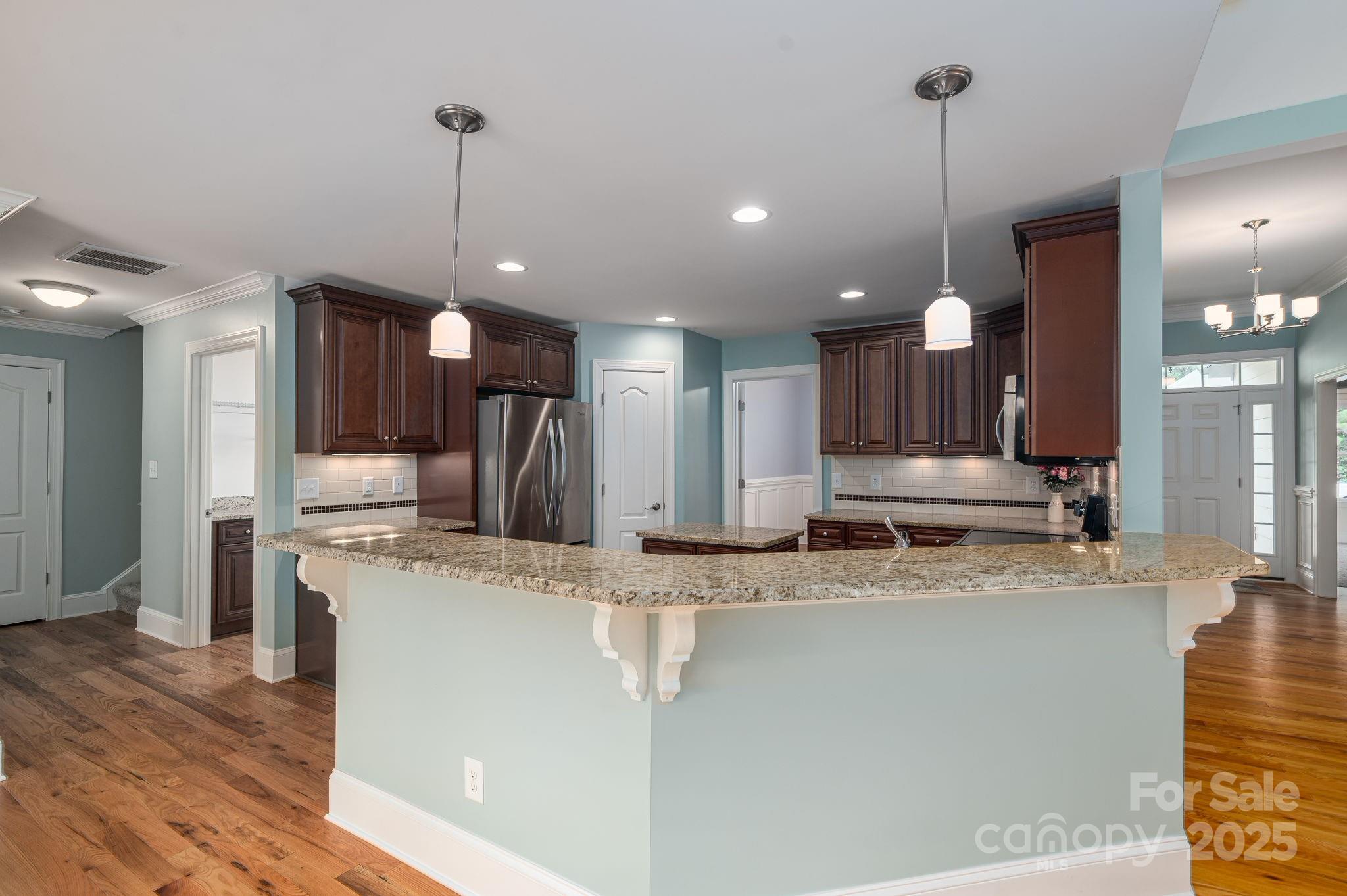 property viewer photo 18