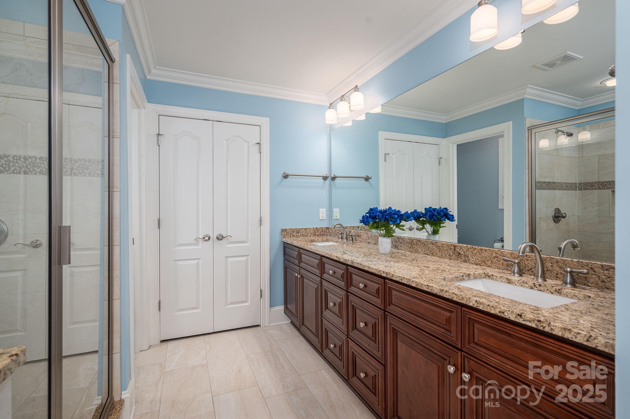 property viewer photo 24