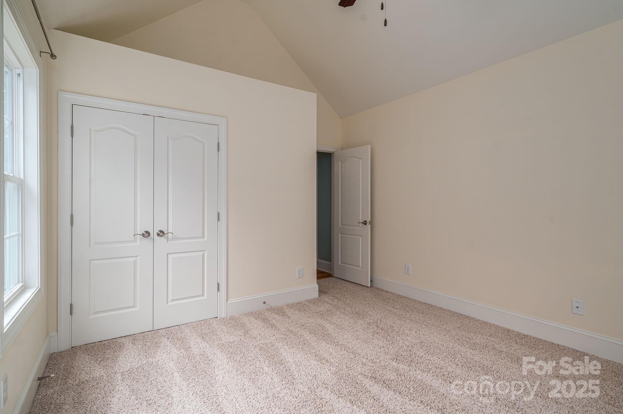 property viewer photo 28
