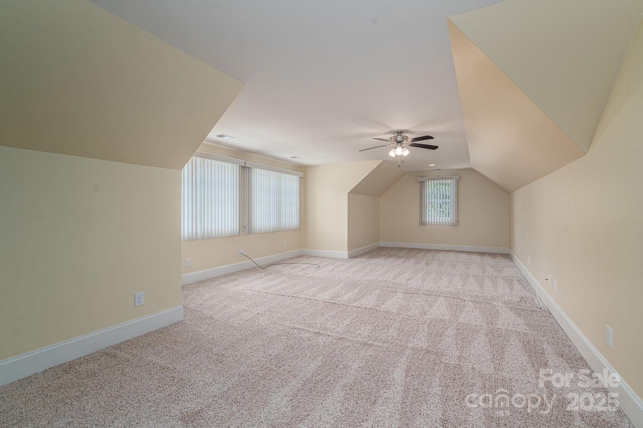 property viewer photo 32