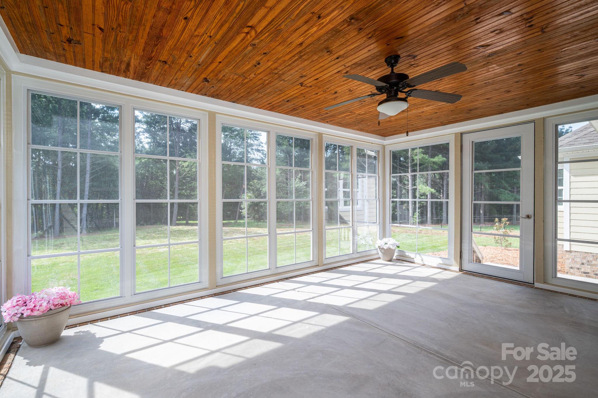 property viewer photo 37