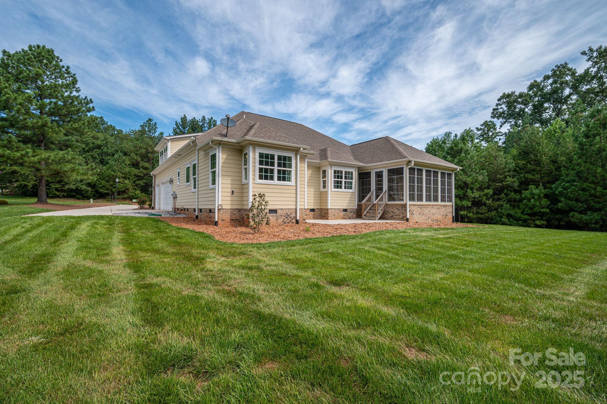 property viewer photo 41