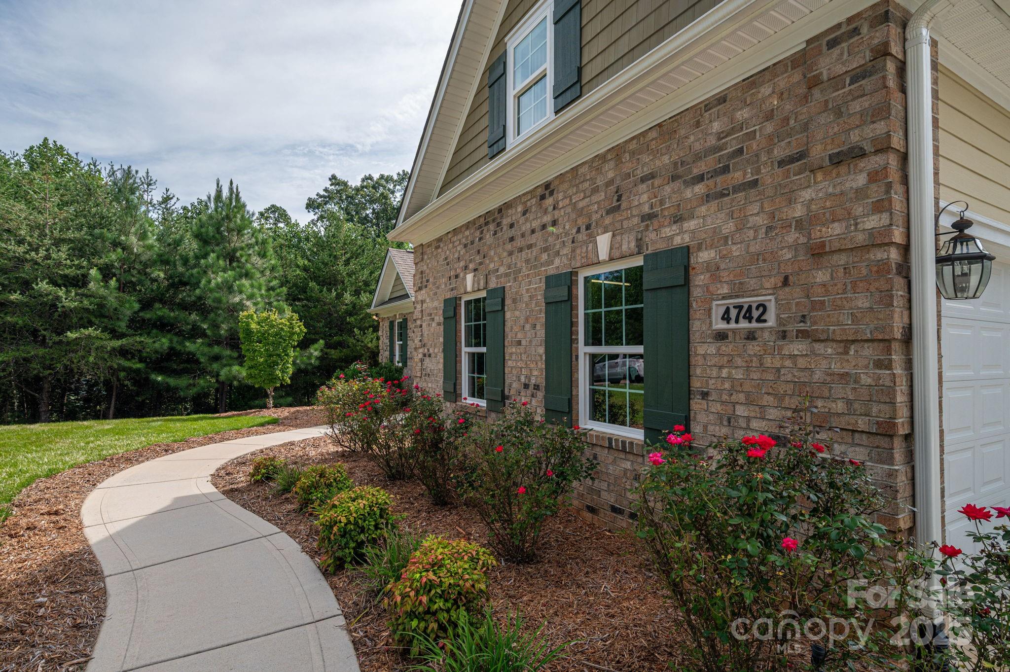 property viewer photo 9