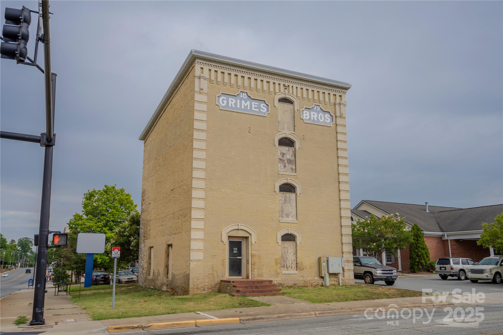 main property photo 10