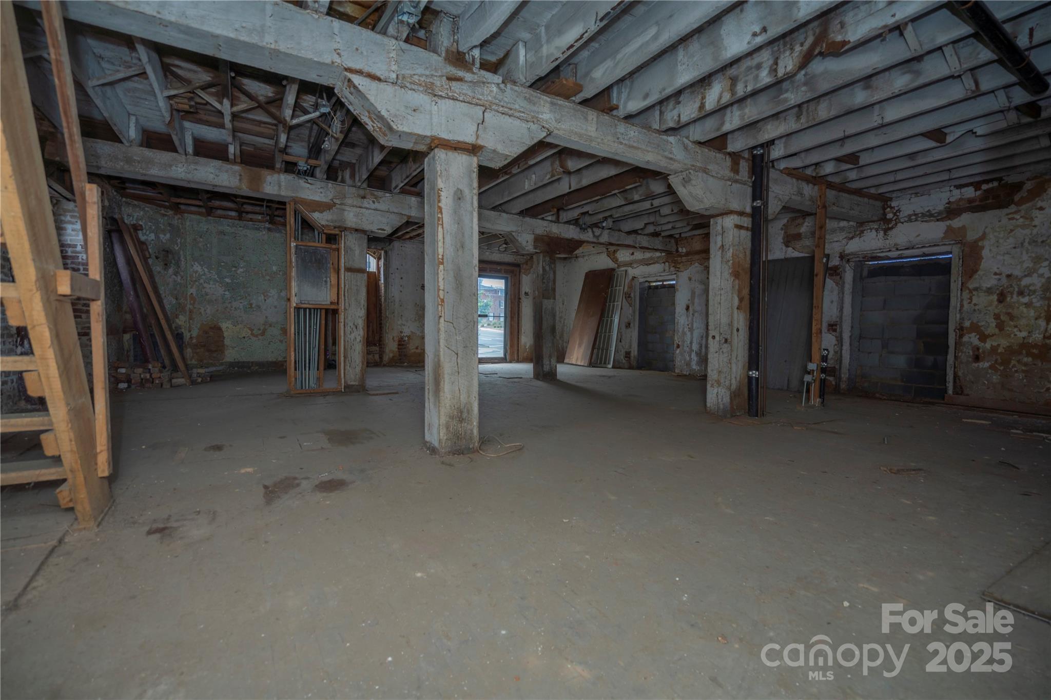 main property photo 7