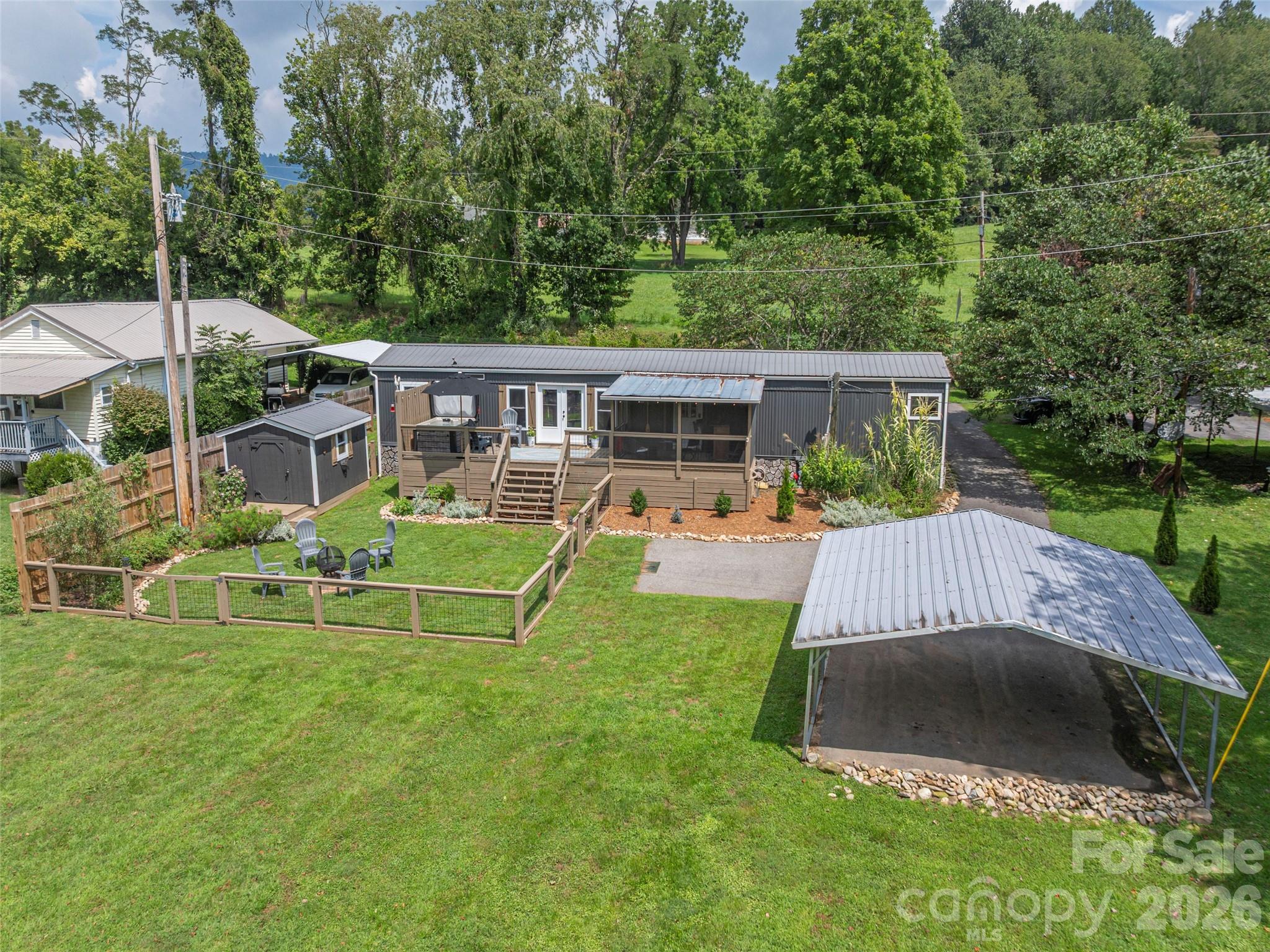 main property photo 40