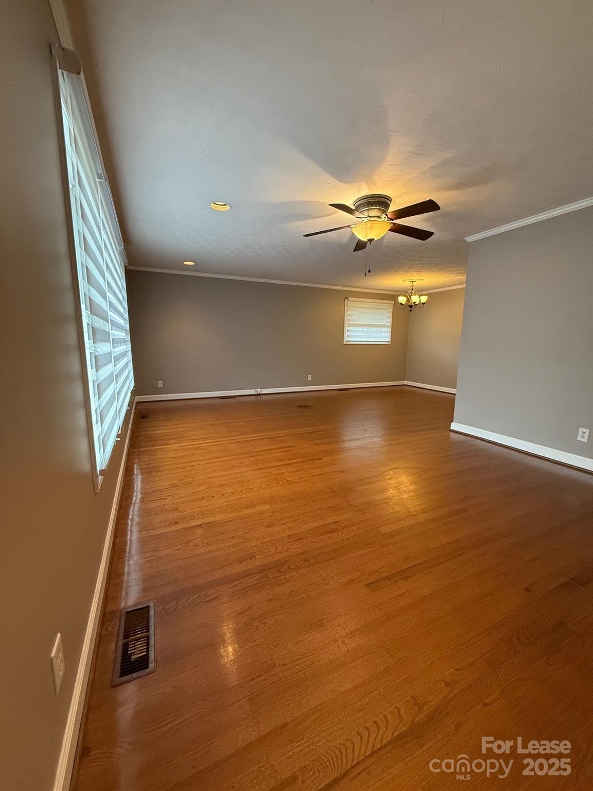 property viewer photo 1