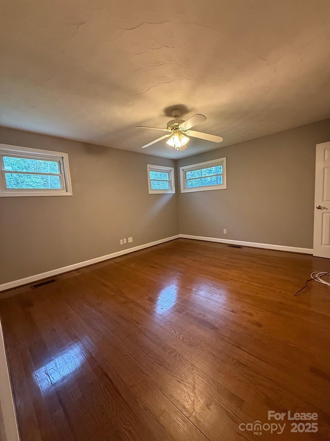 property viewer photo 14