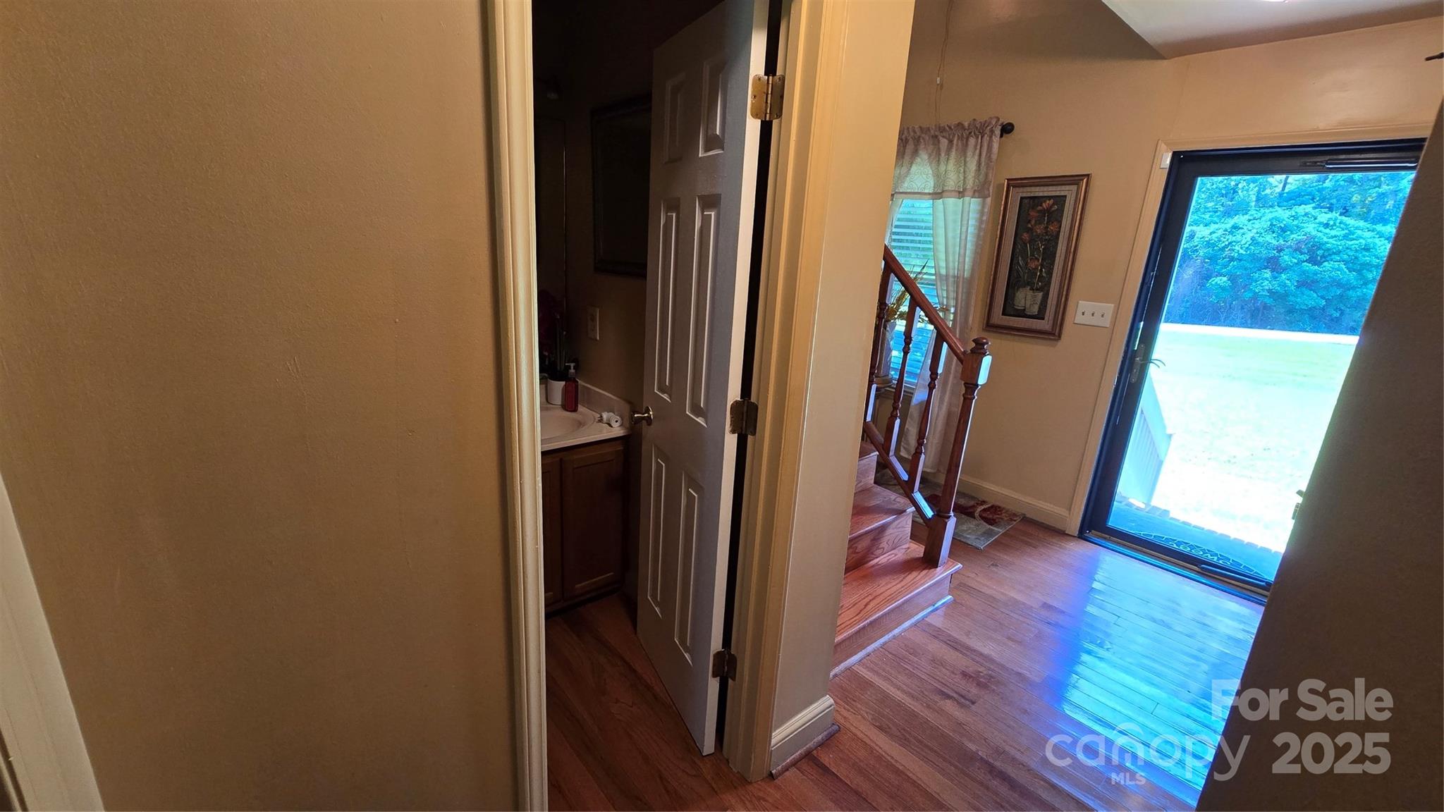 main property photo 8
