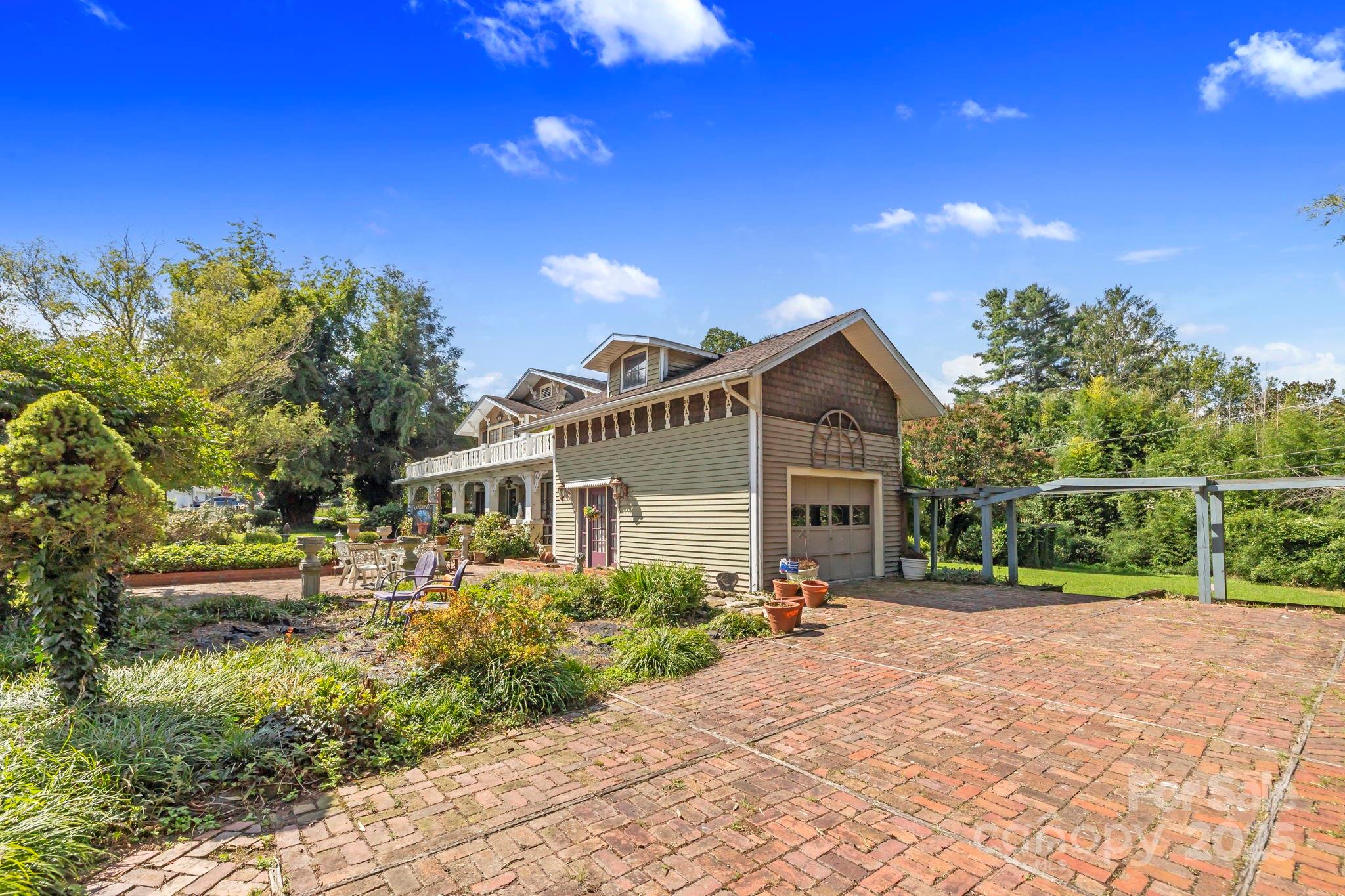 main property photo 2