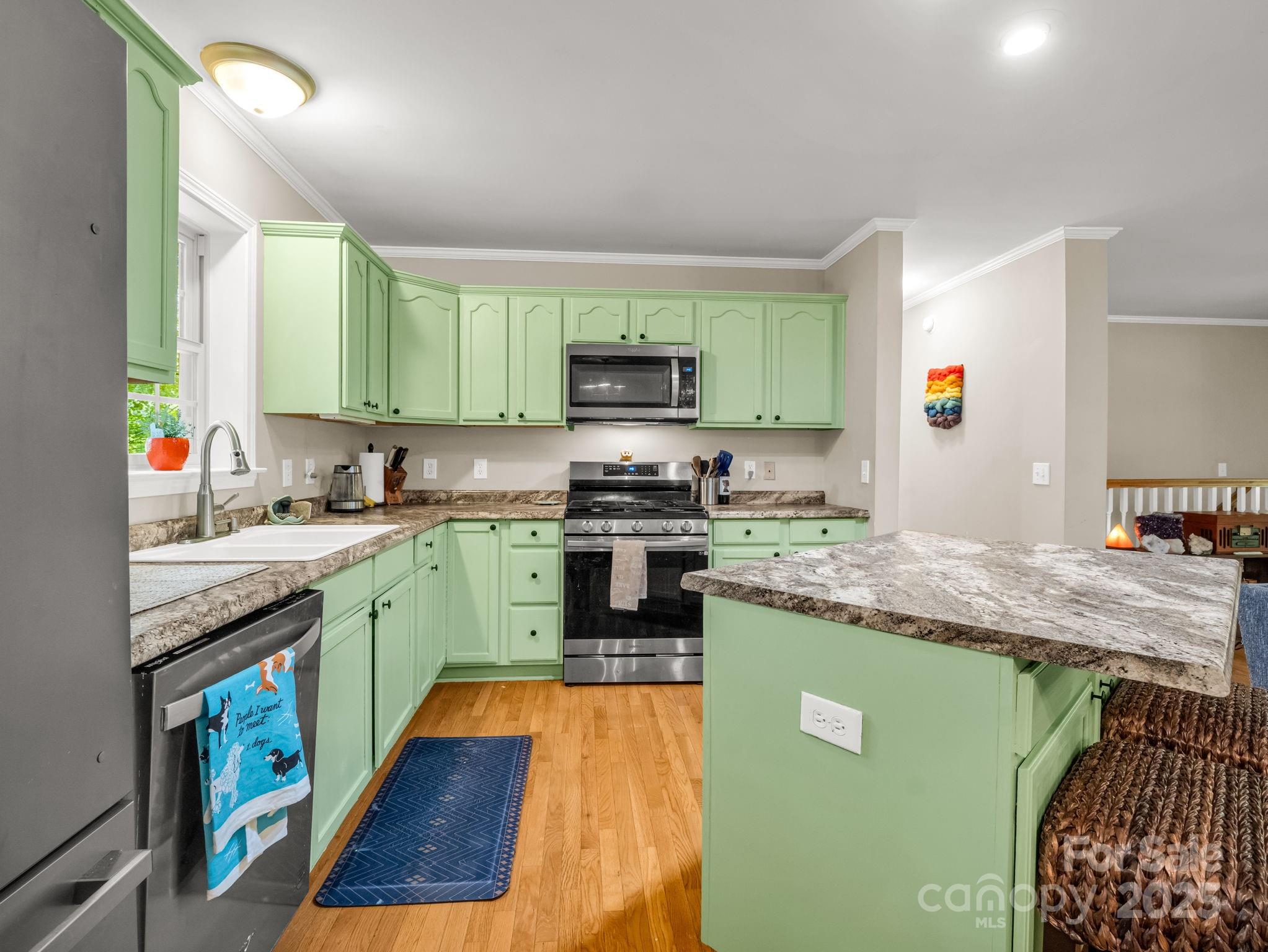 main property photo 4