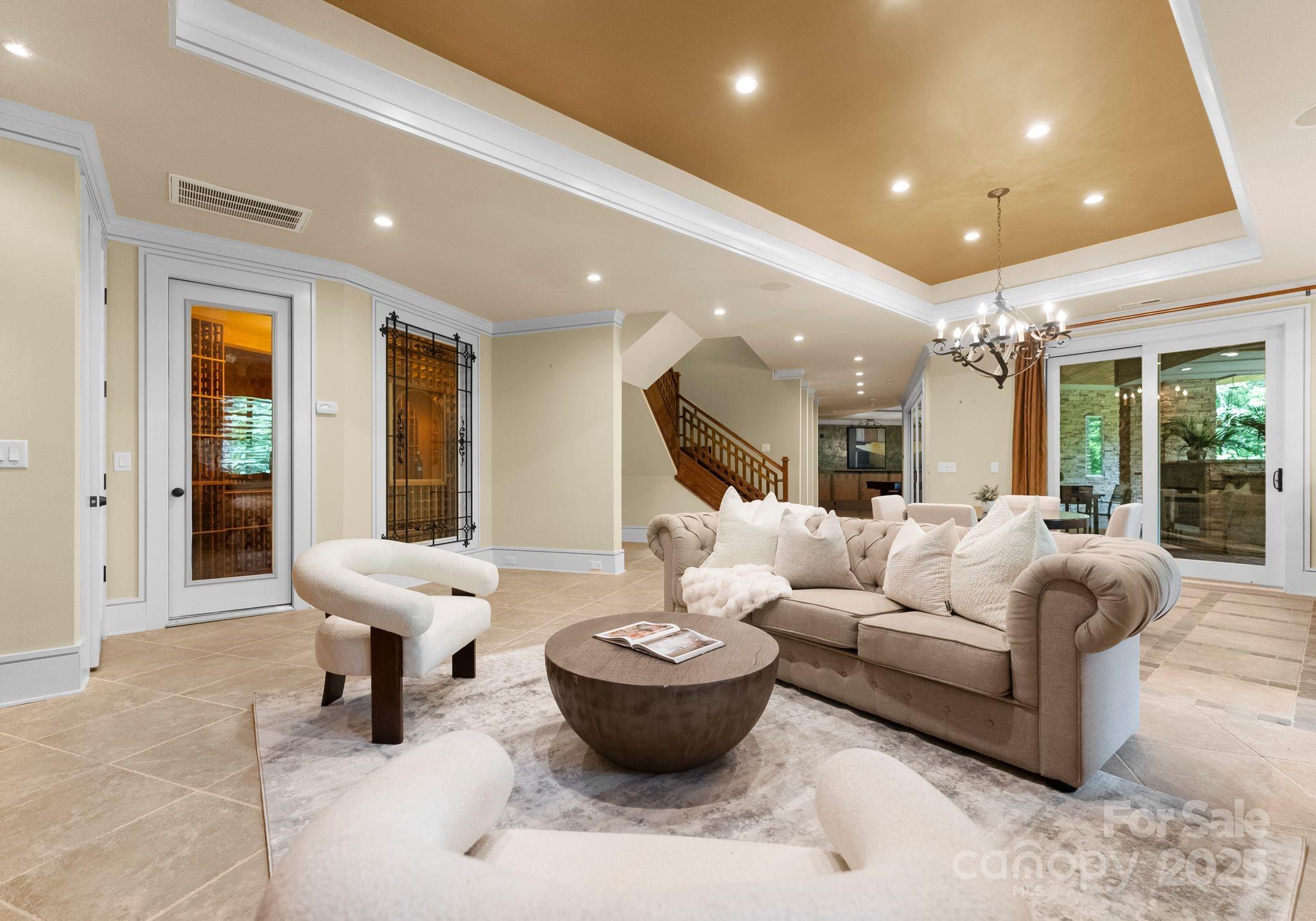 property viewer photo 32