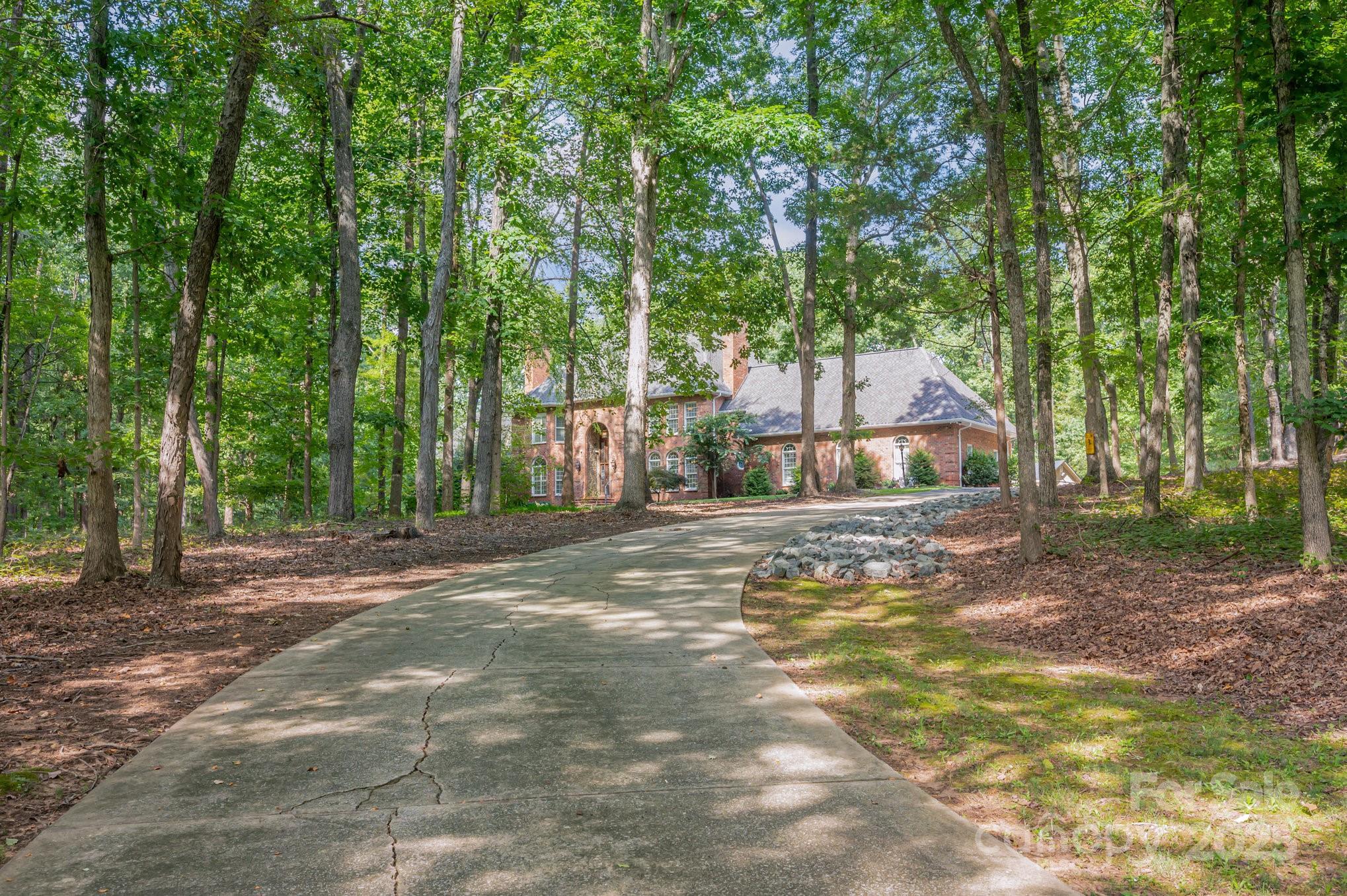 main property photo 33
