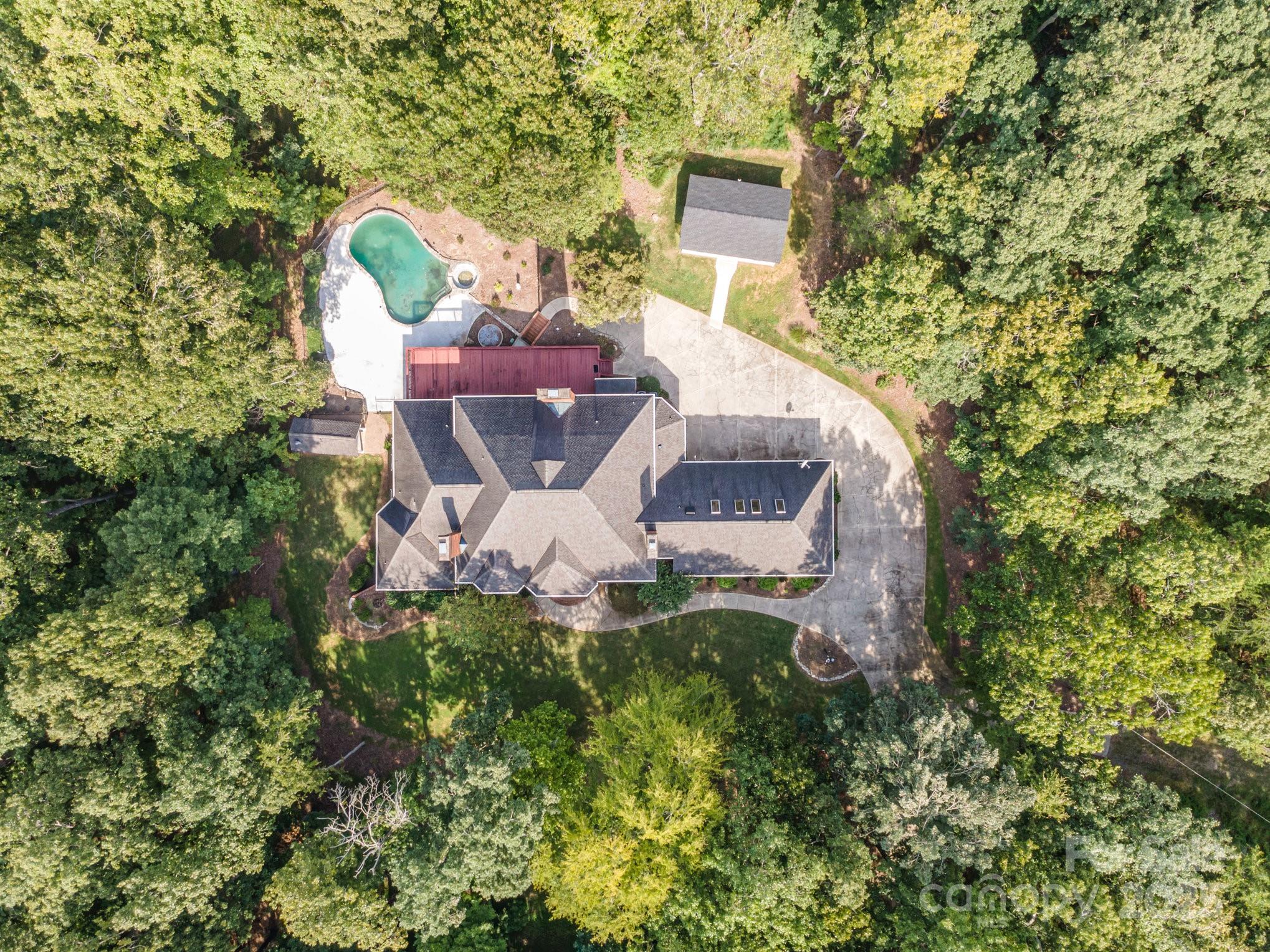 main property photo 34