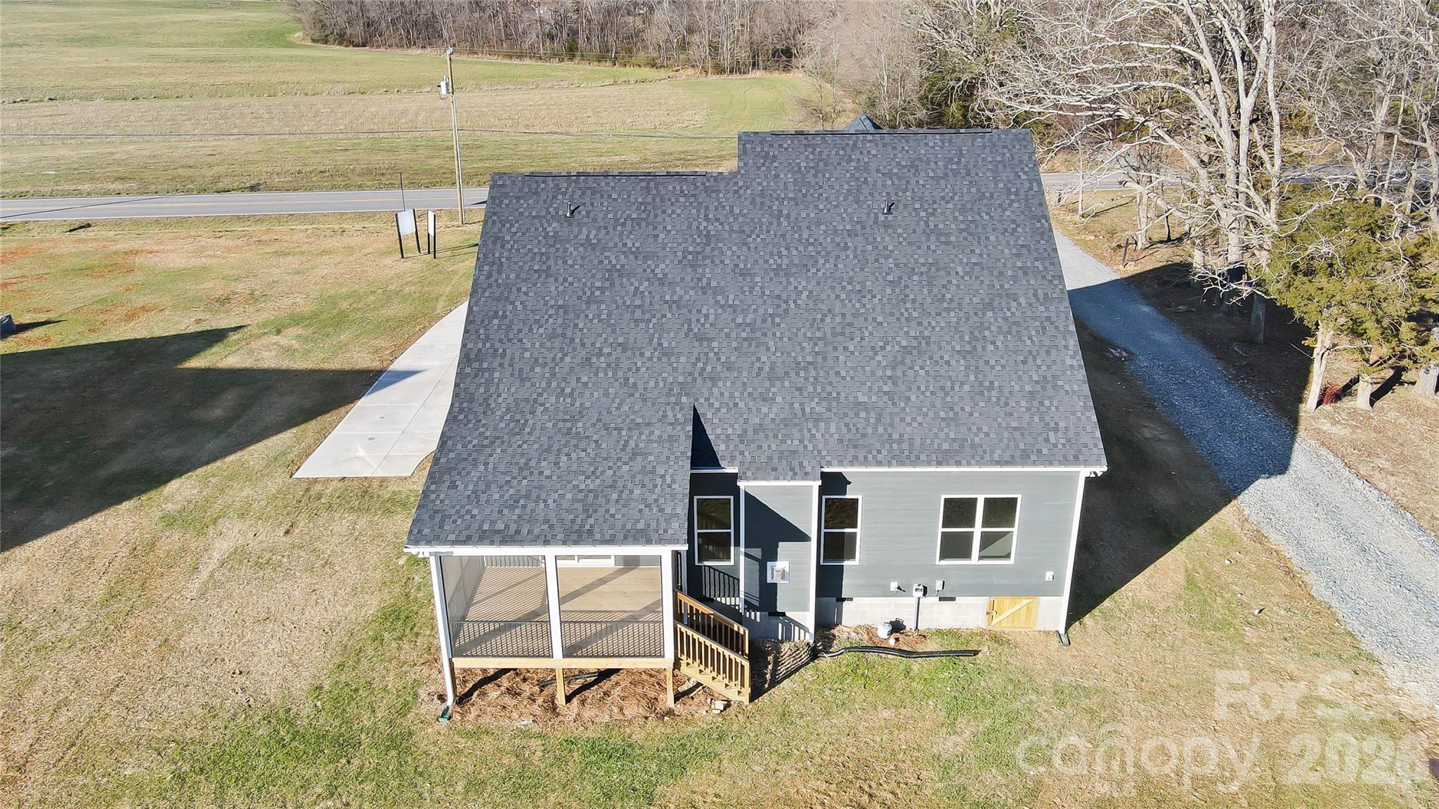 main property photo 40