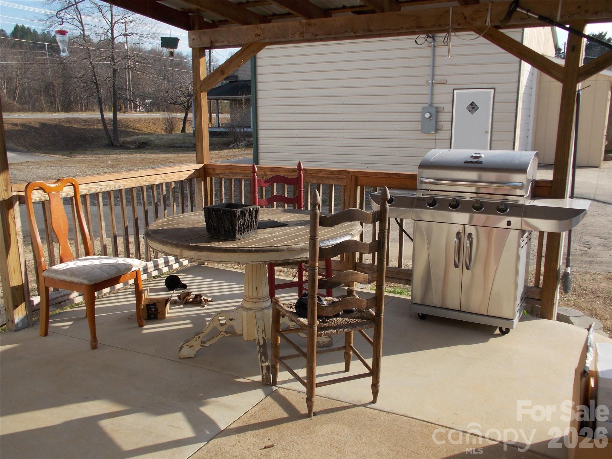 main property photo 13