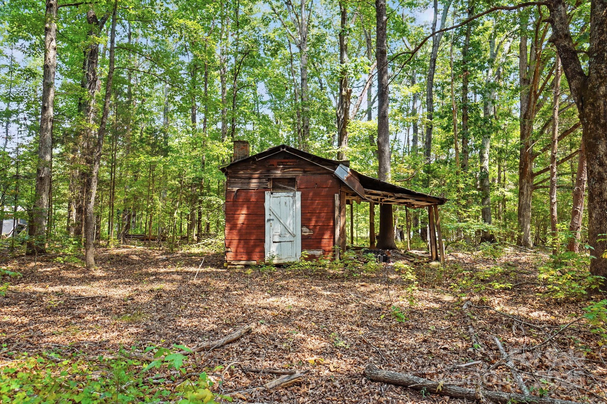 main property photo 17