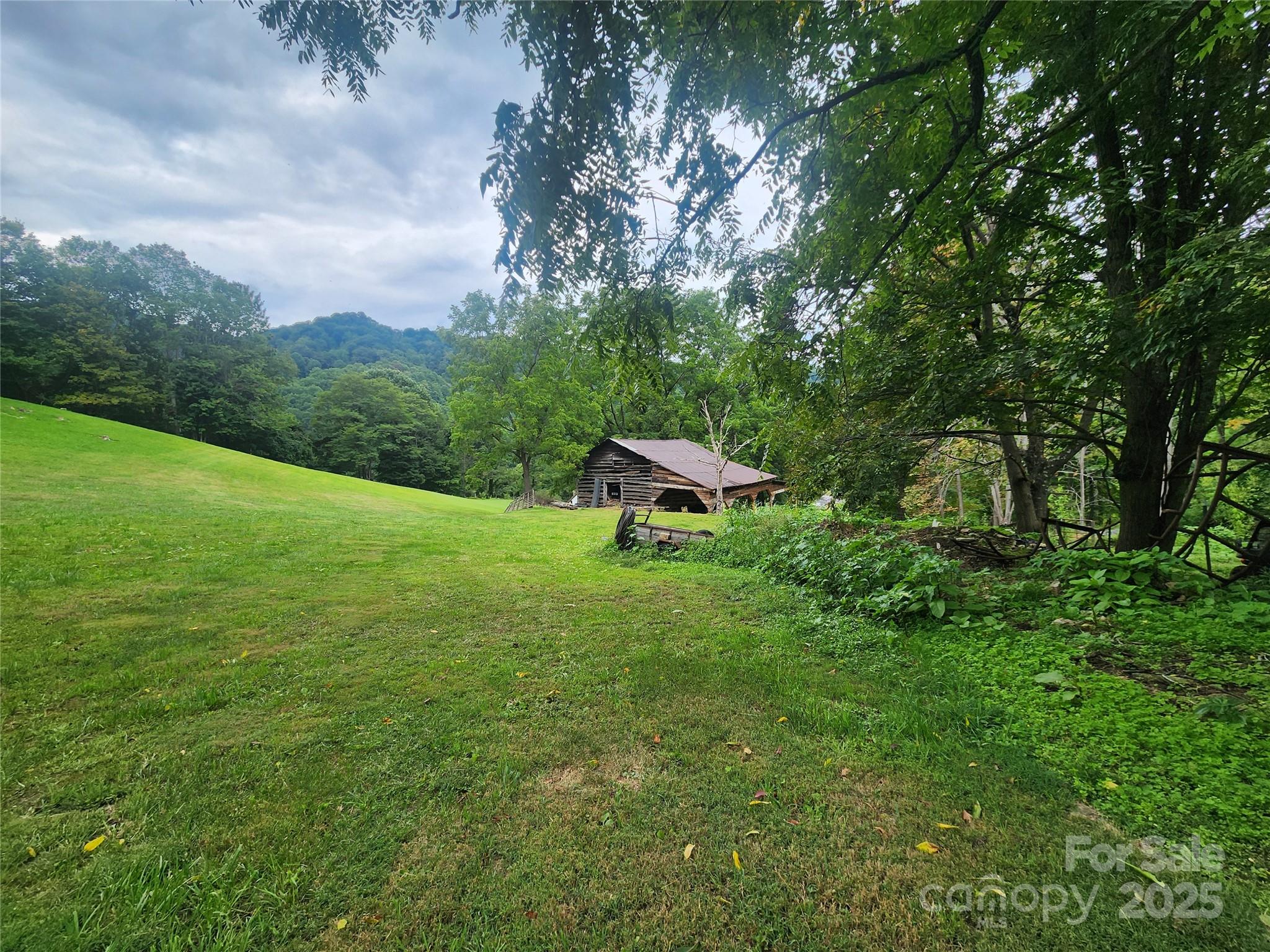 main property photo 11