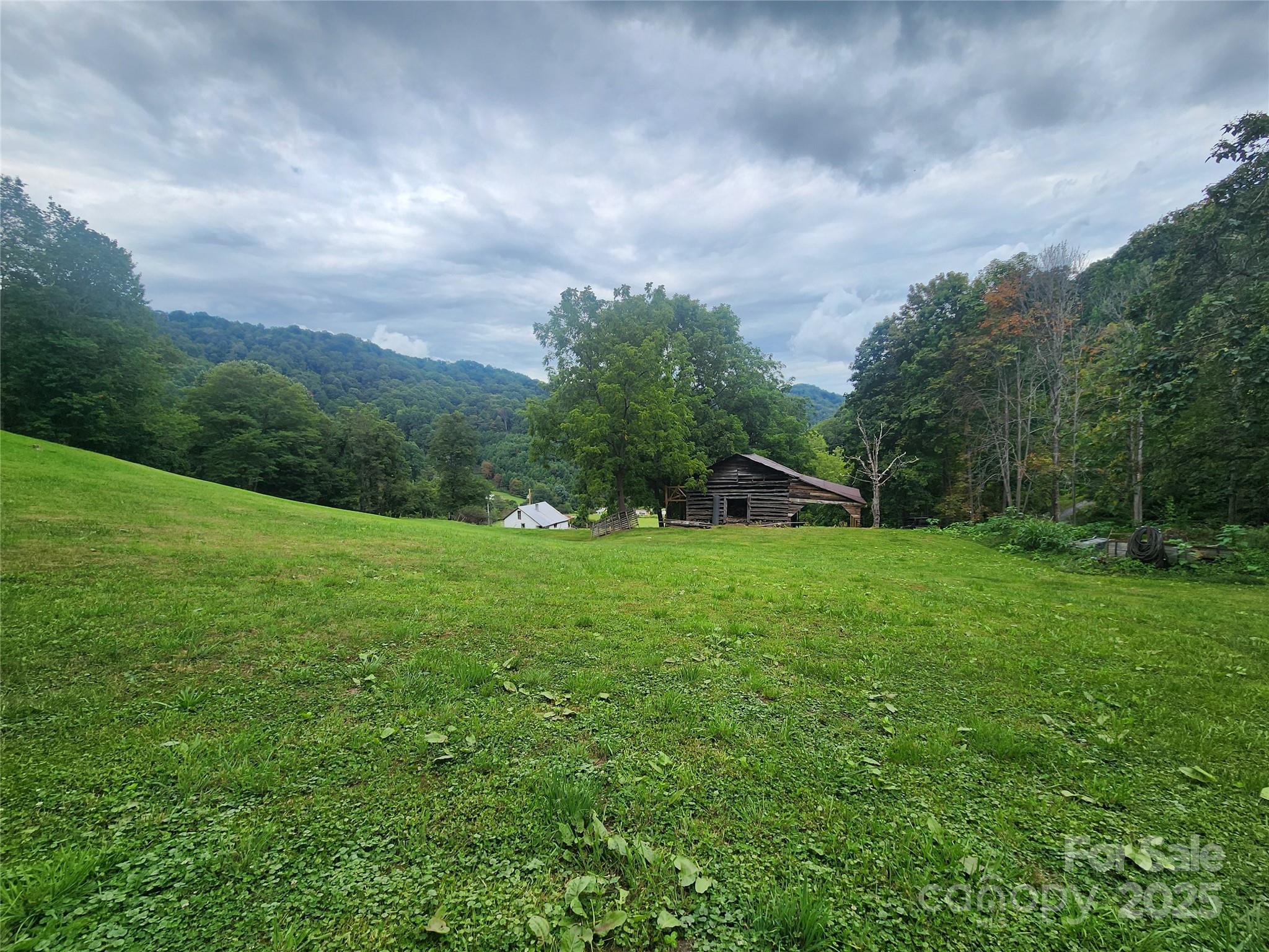 main property photo 14