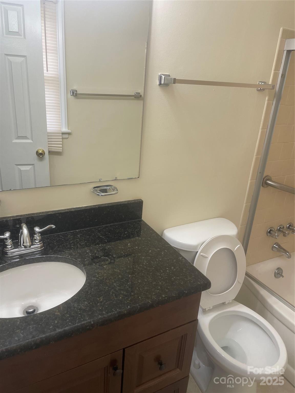 property viewer photo 7