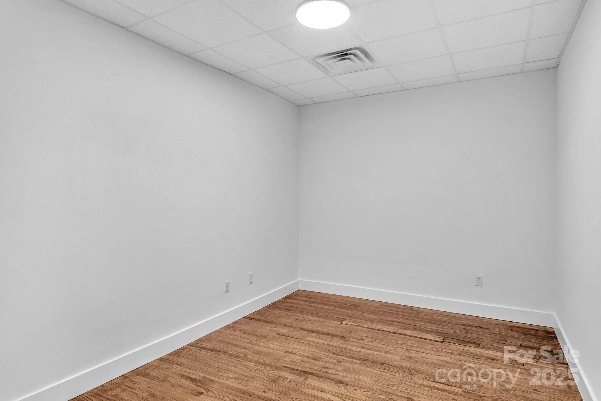property viewer photo 12