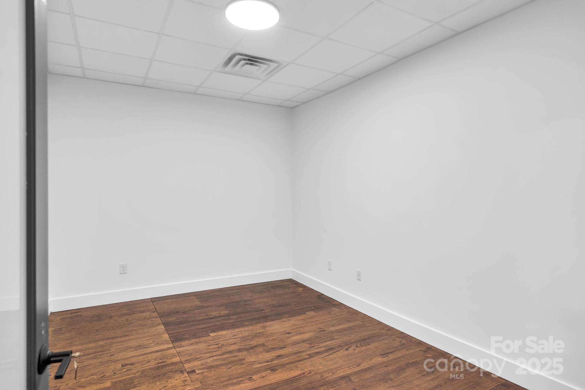 property viewer photo 14
