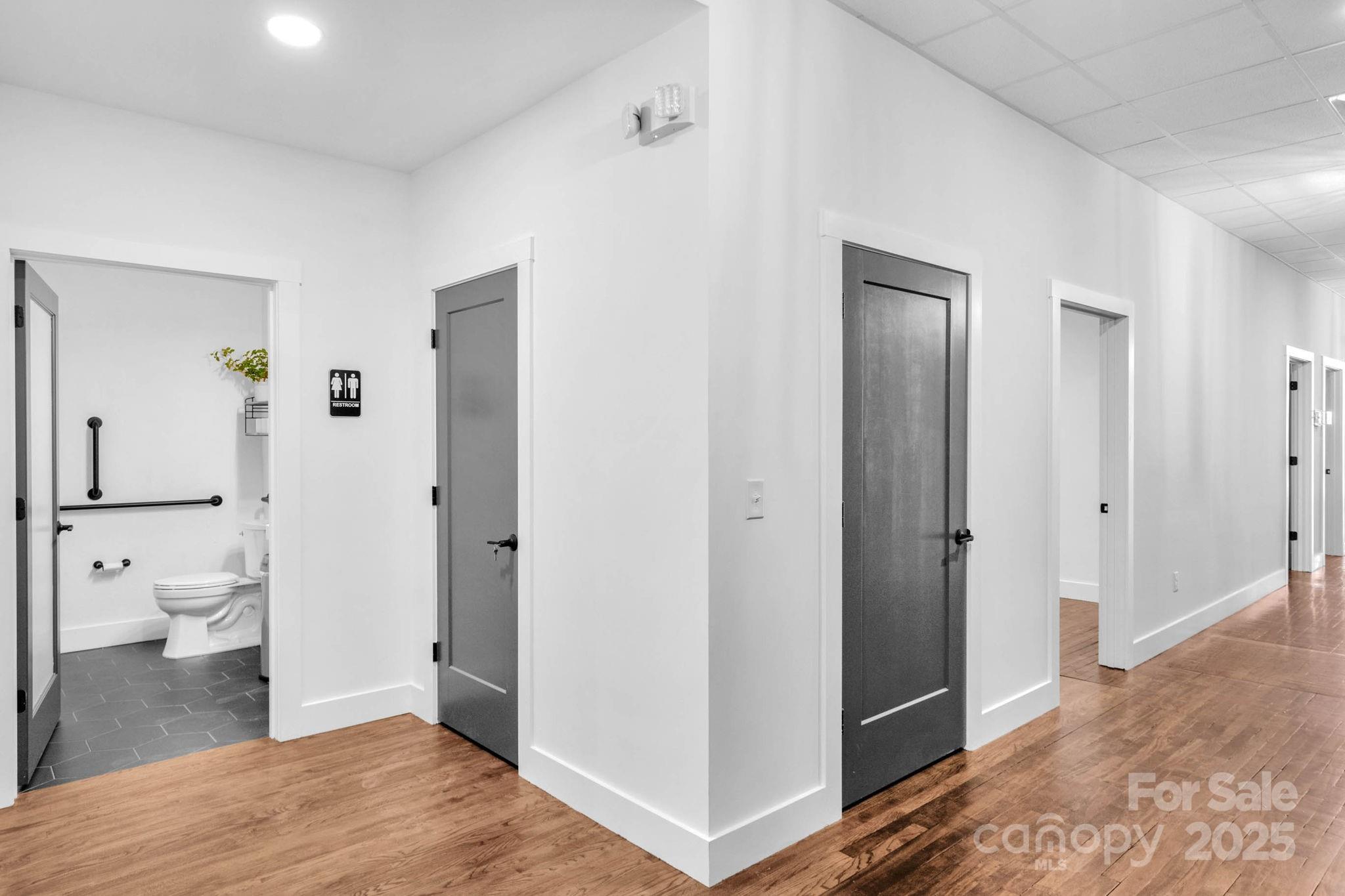 property viewer photo 16